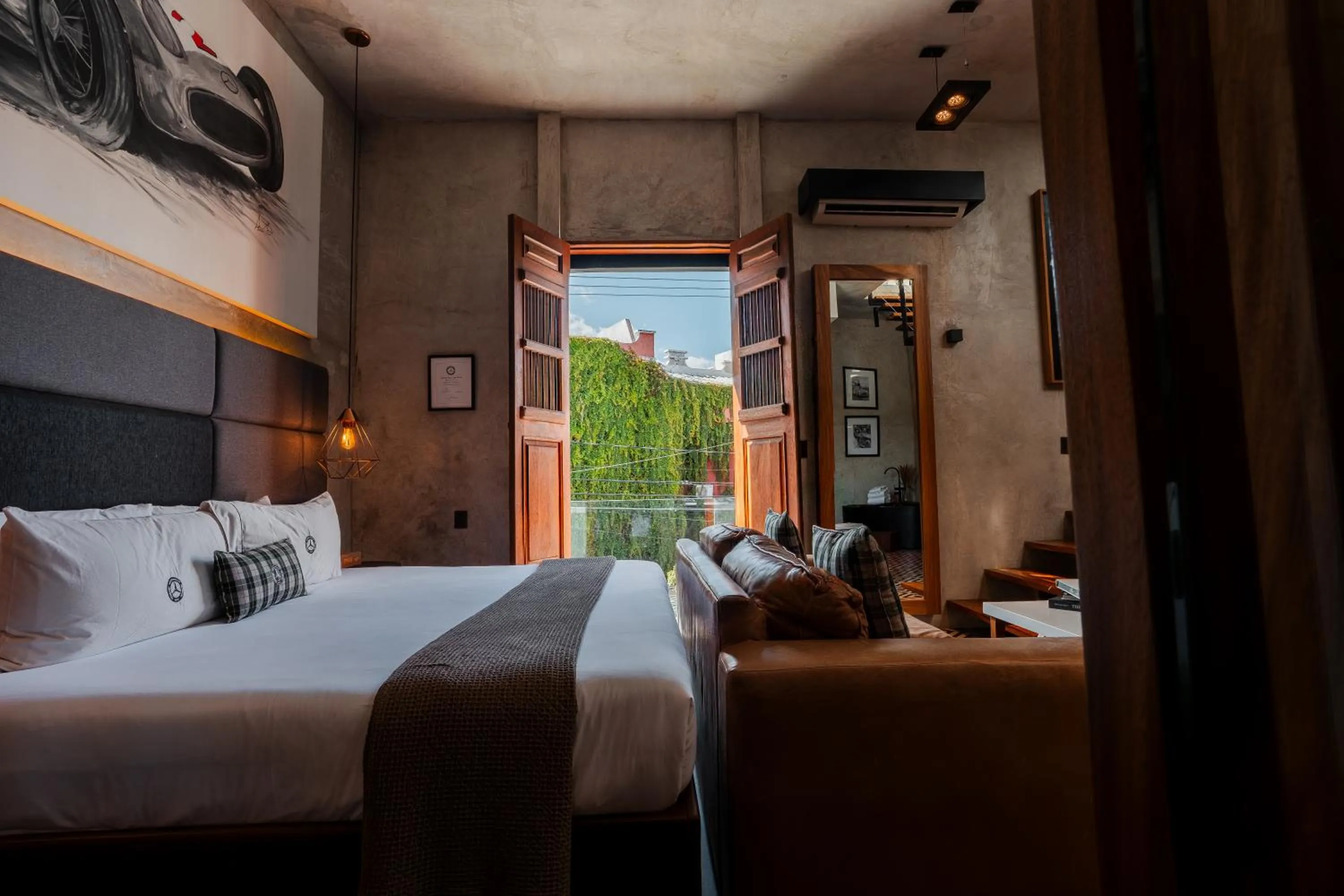 Bed in Diez Diez Collection