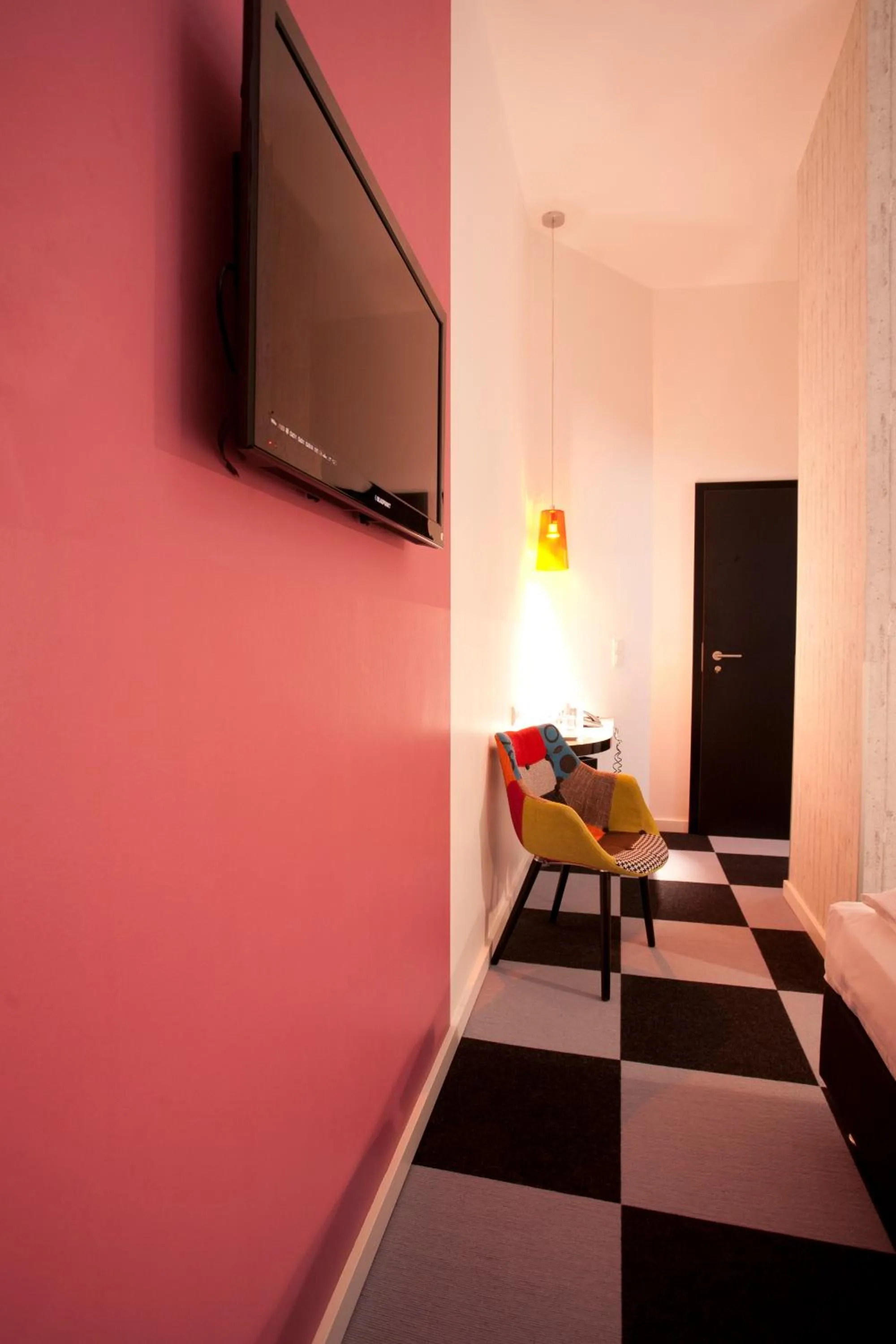 TV and multimedia in Hotel Cristall - Frankfurt City
