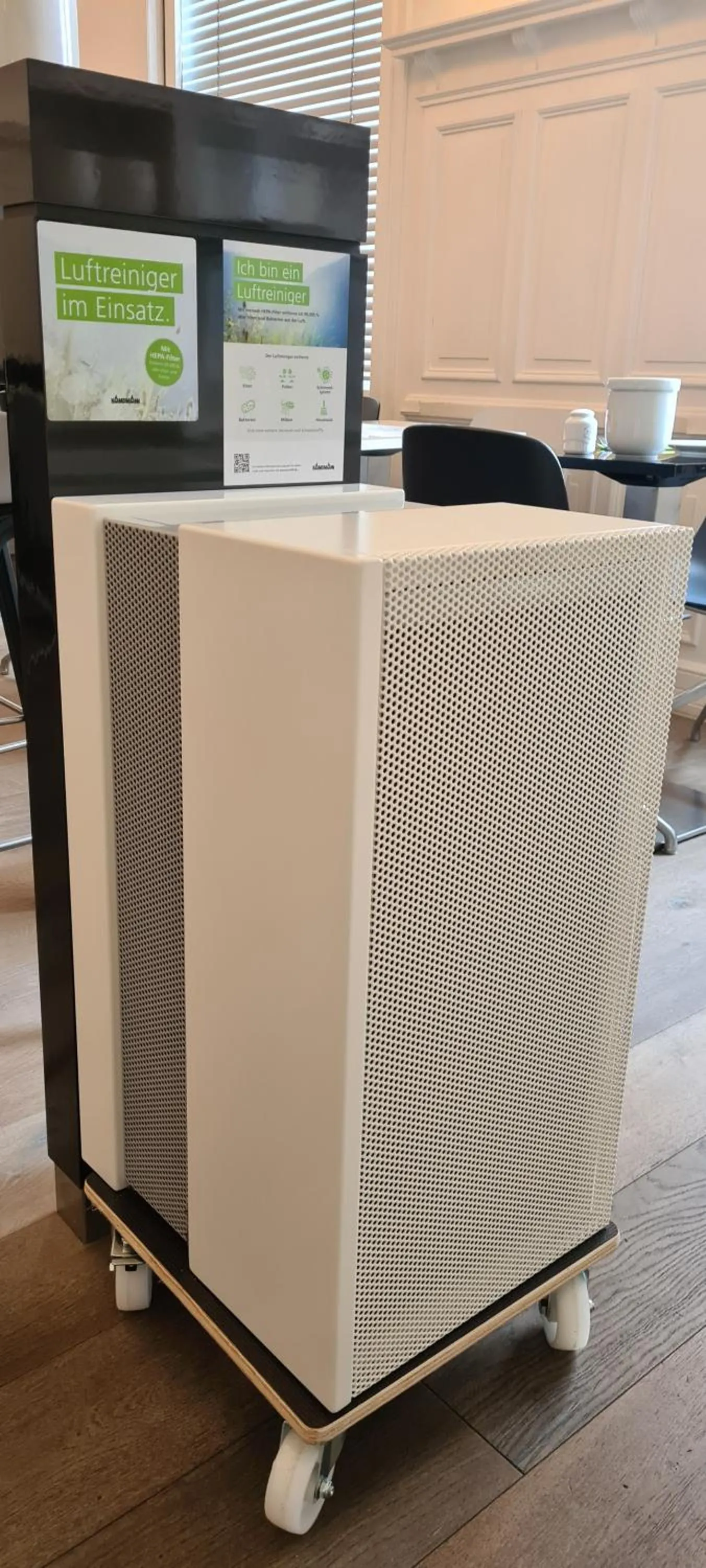 Lobby or reception in Hotel Cristall - Frankfurt City