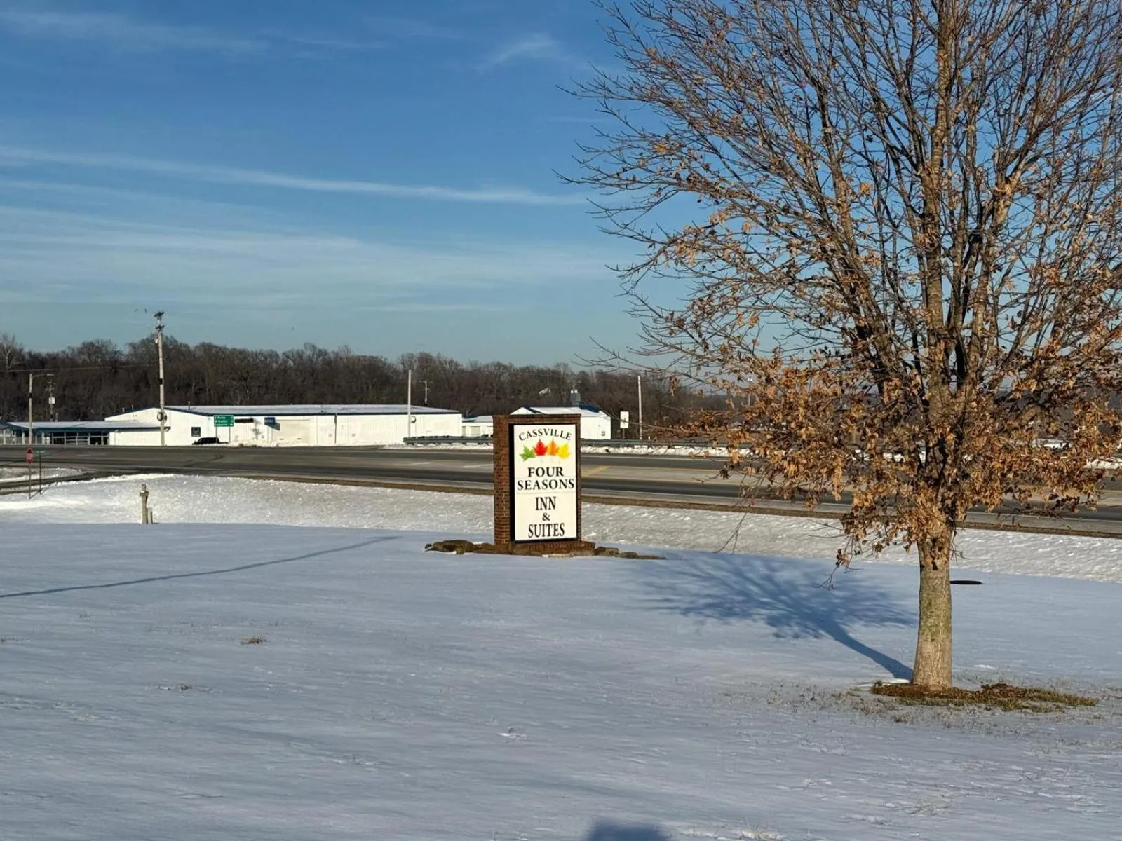 Cassville Four Seasons Inn & Suites