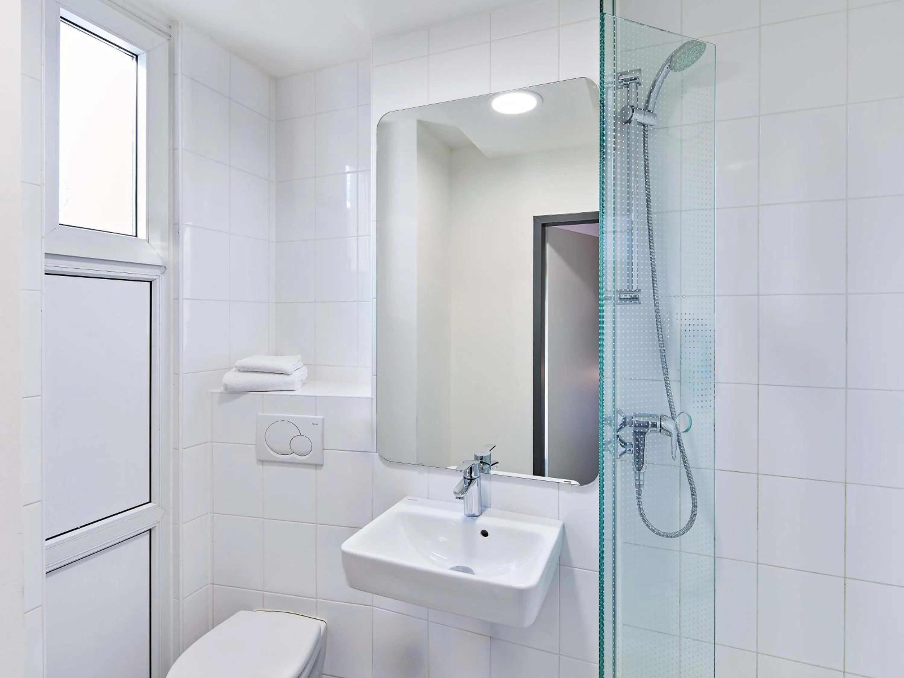Shower in B&B Hotel Bonn-City