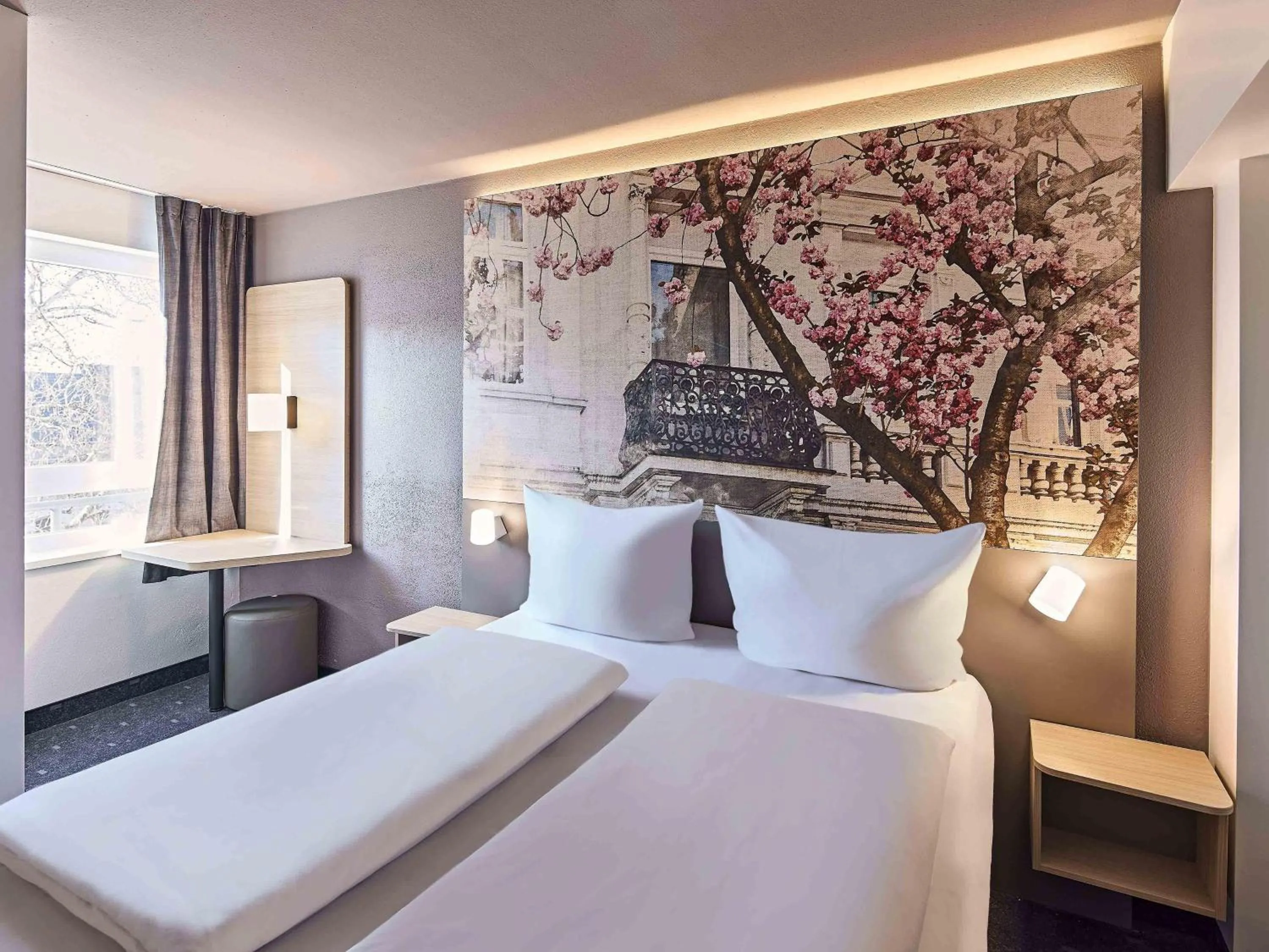 Photo of the whole room, Bed in B&B Hotel Bonn-City