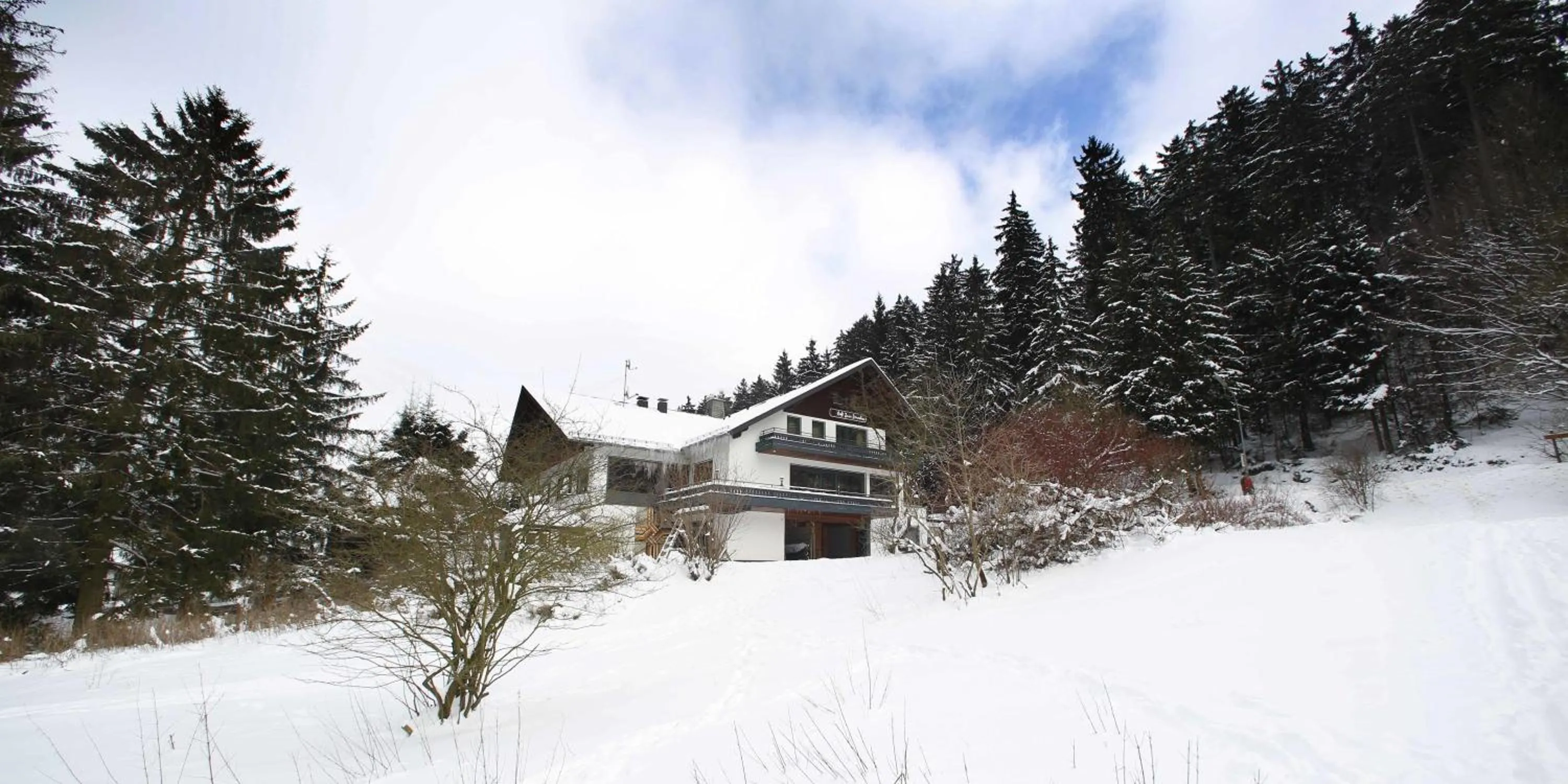 Property building in Hotel-Pension zum Paradies