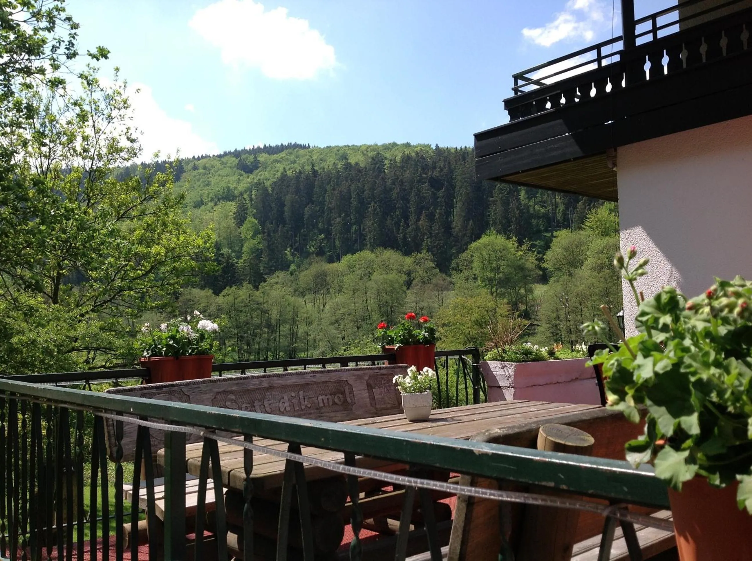 Spring in Hotel-Pension zum Paradies