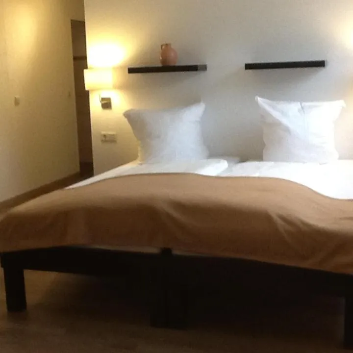 Bedroom, Bed in Hotel-Pension zum Paradies