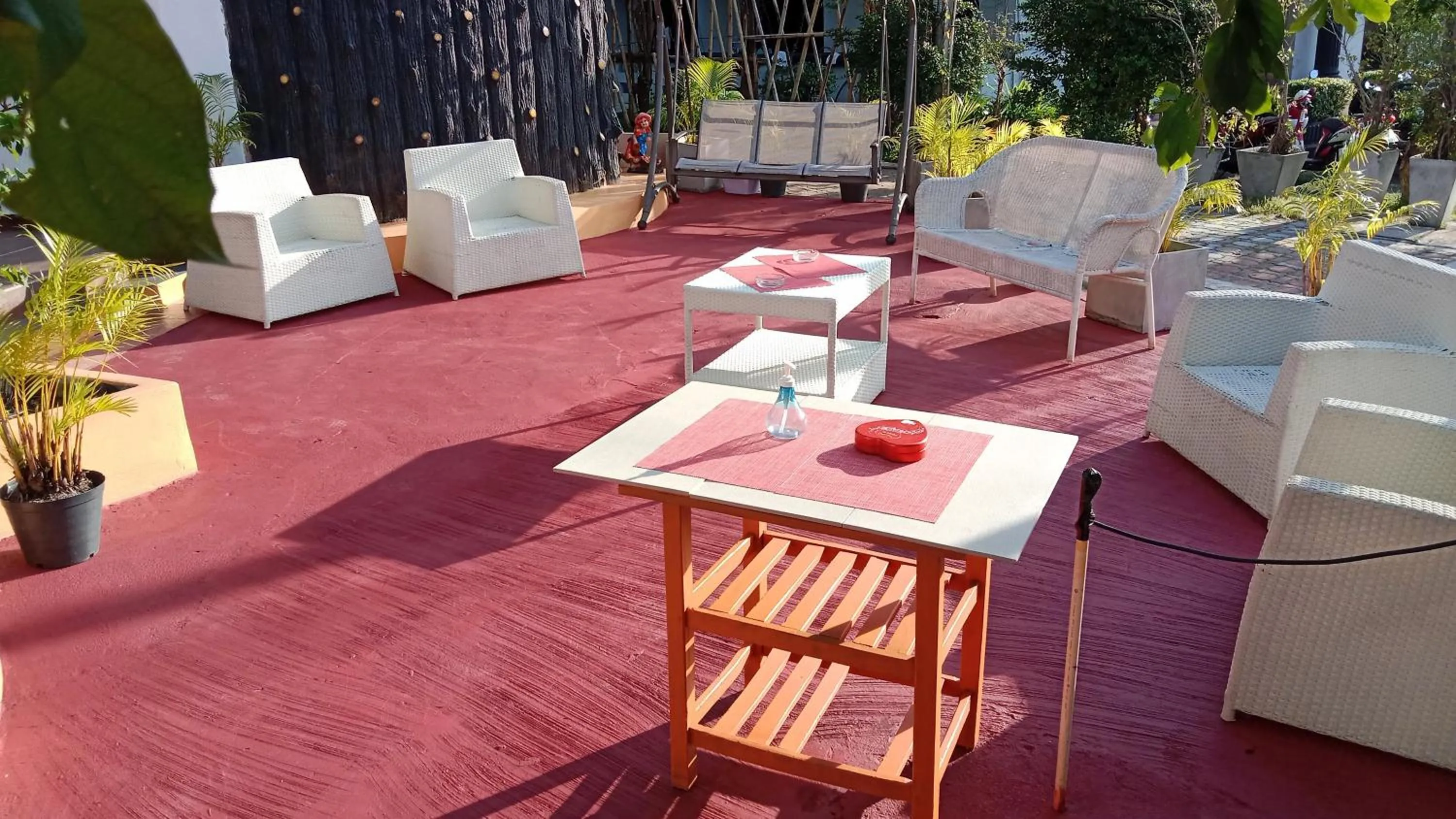 Patio in La Capannina Hotel Patong