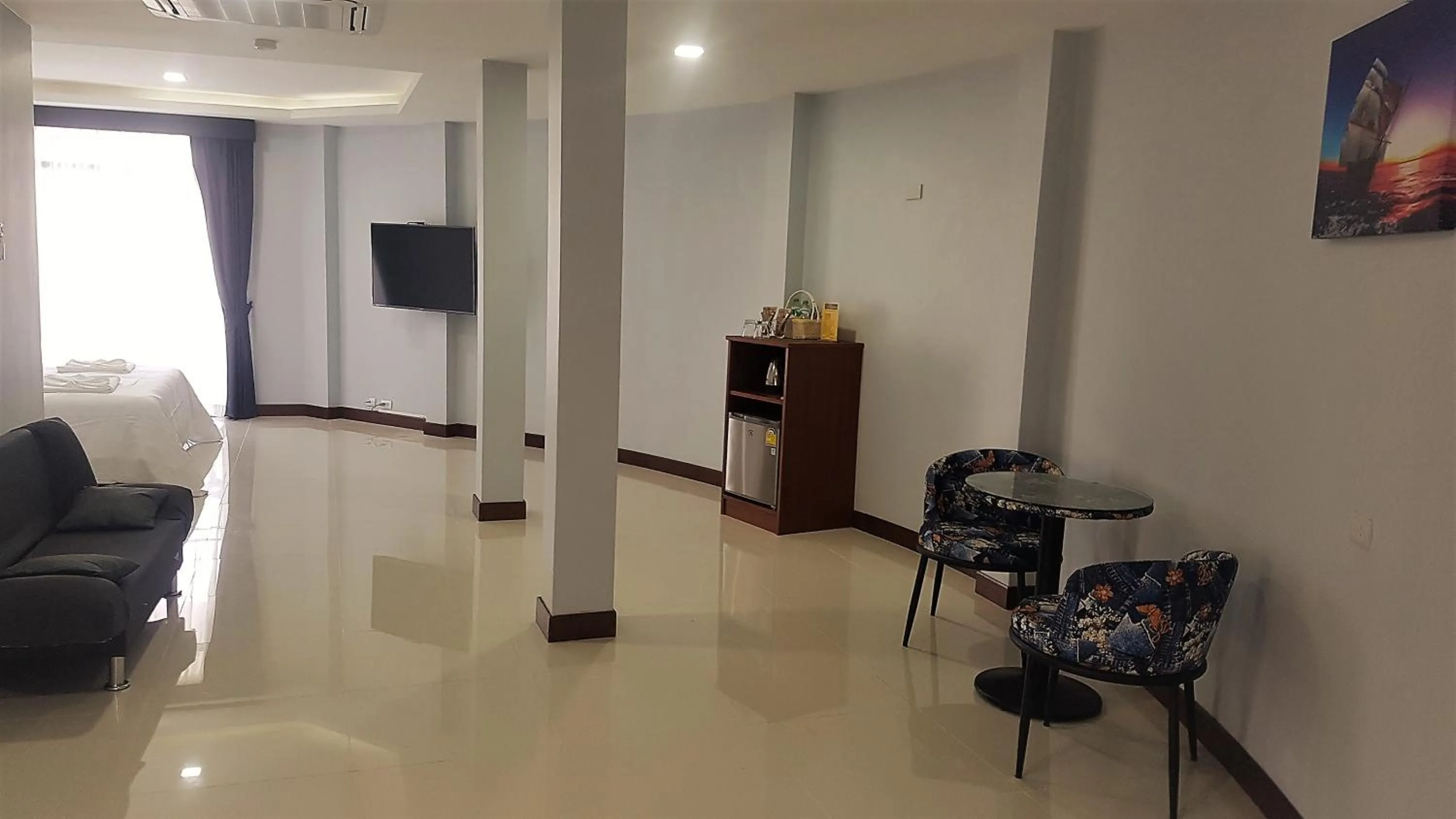 Photo of the whole room in La Capannina Hotel Patong