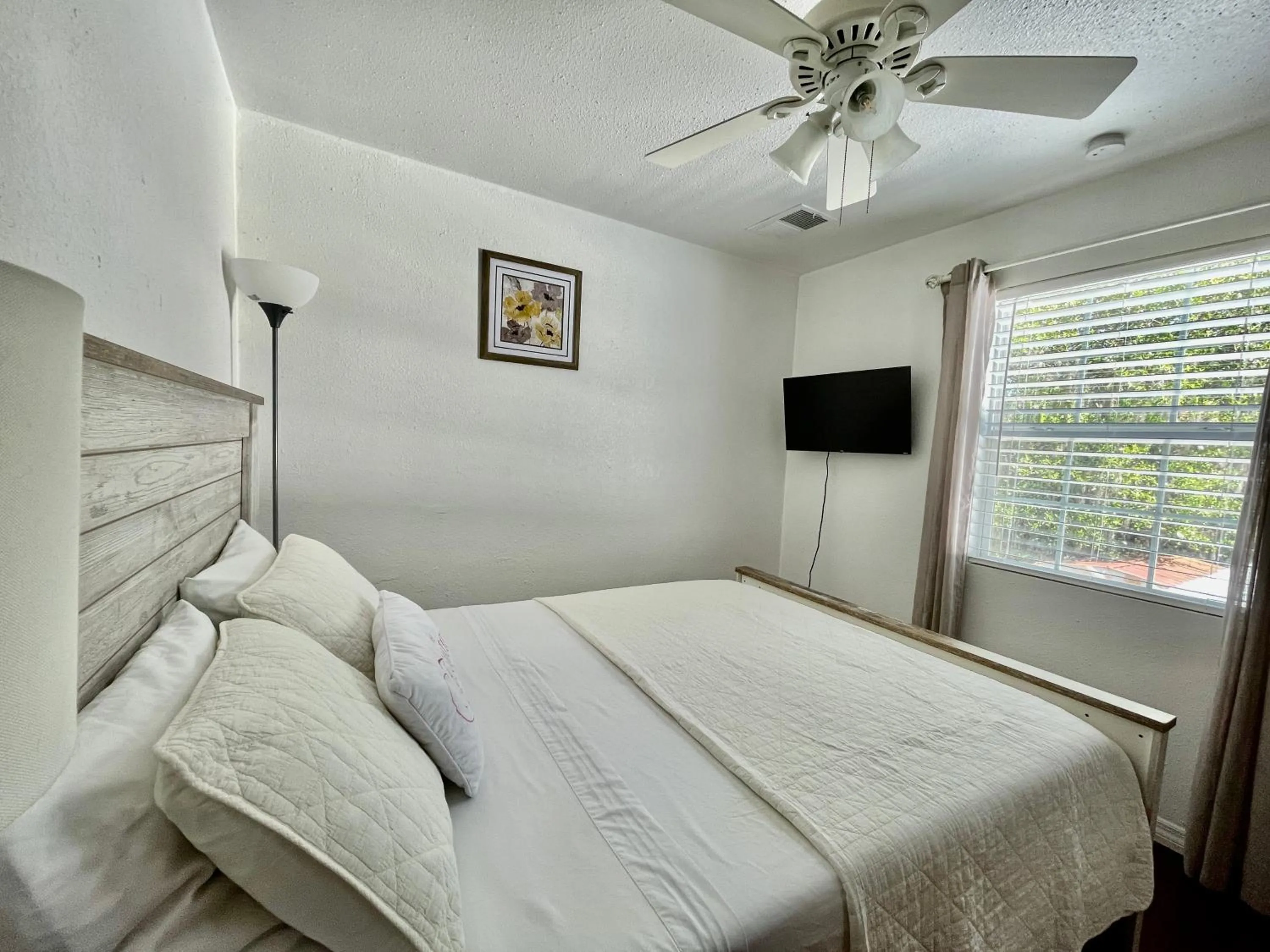 Bedroom, Bed in 2 Bedroom Apartment