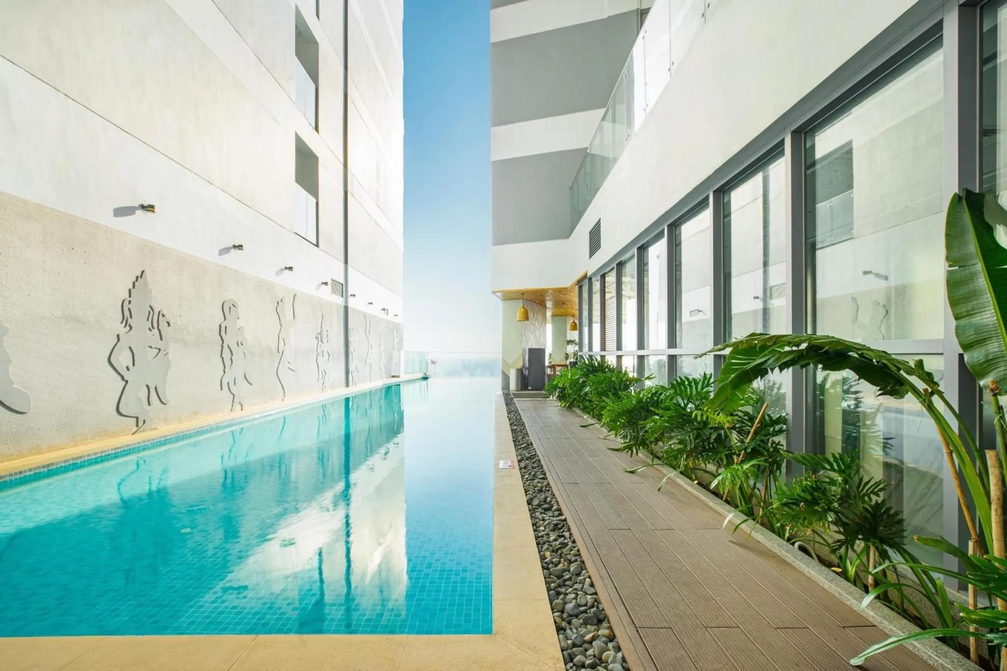 Swimming pool in Homie Panorama Beachfront Residences Nha Trang