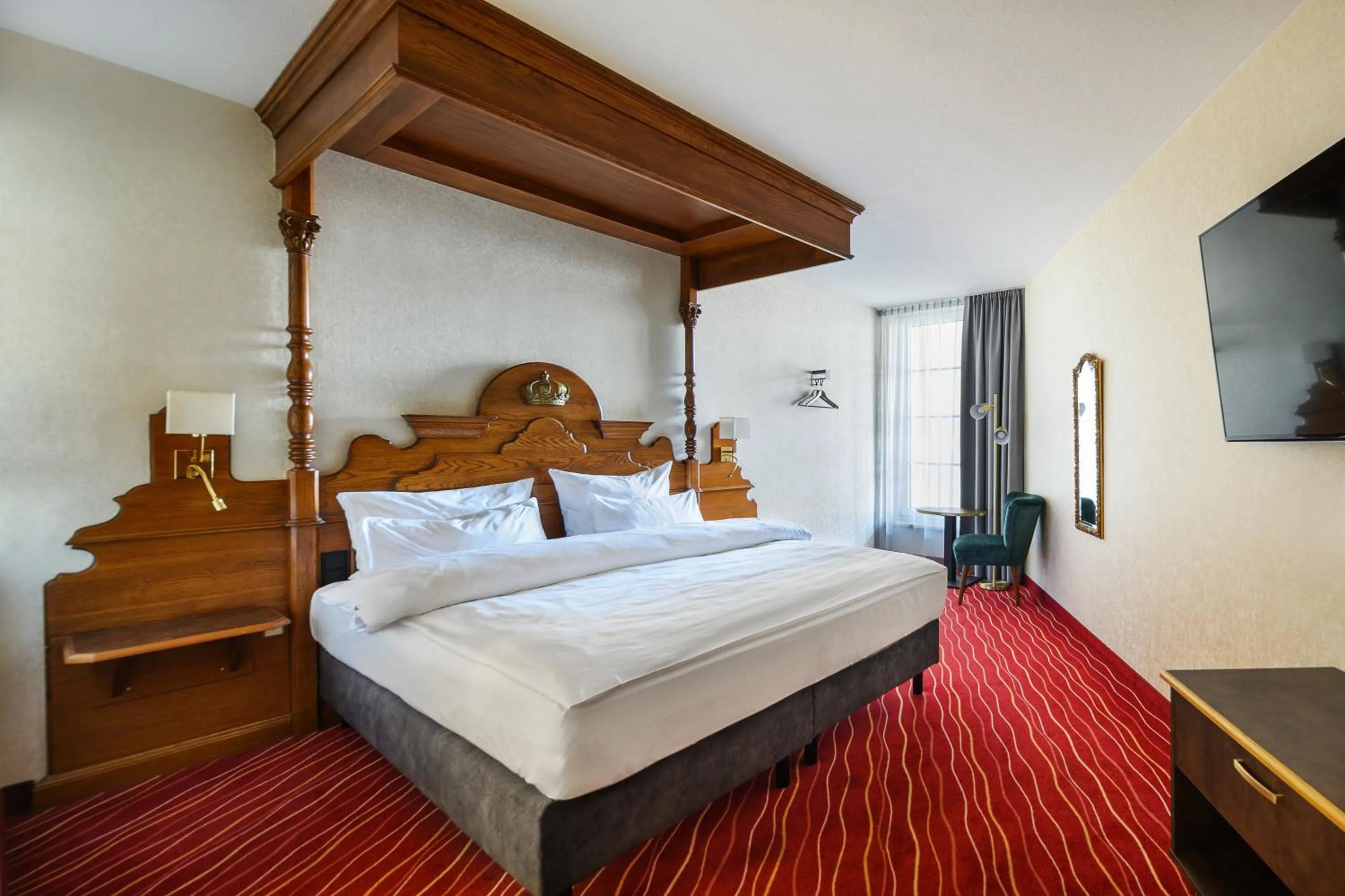 Bed in KING's Hotel First