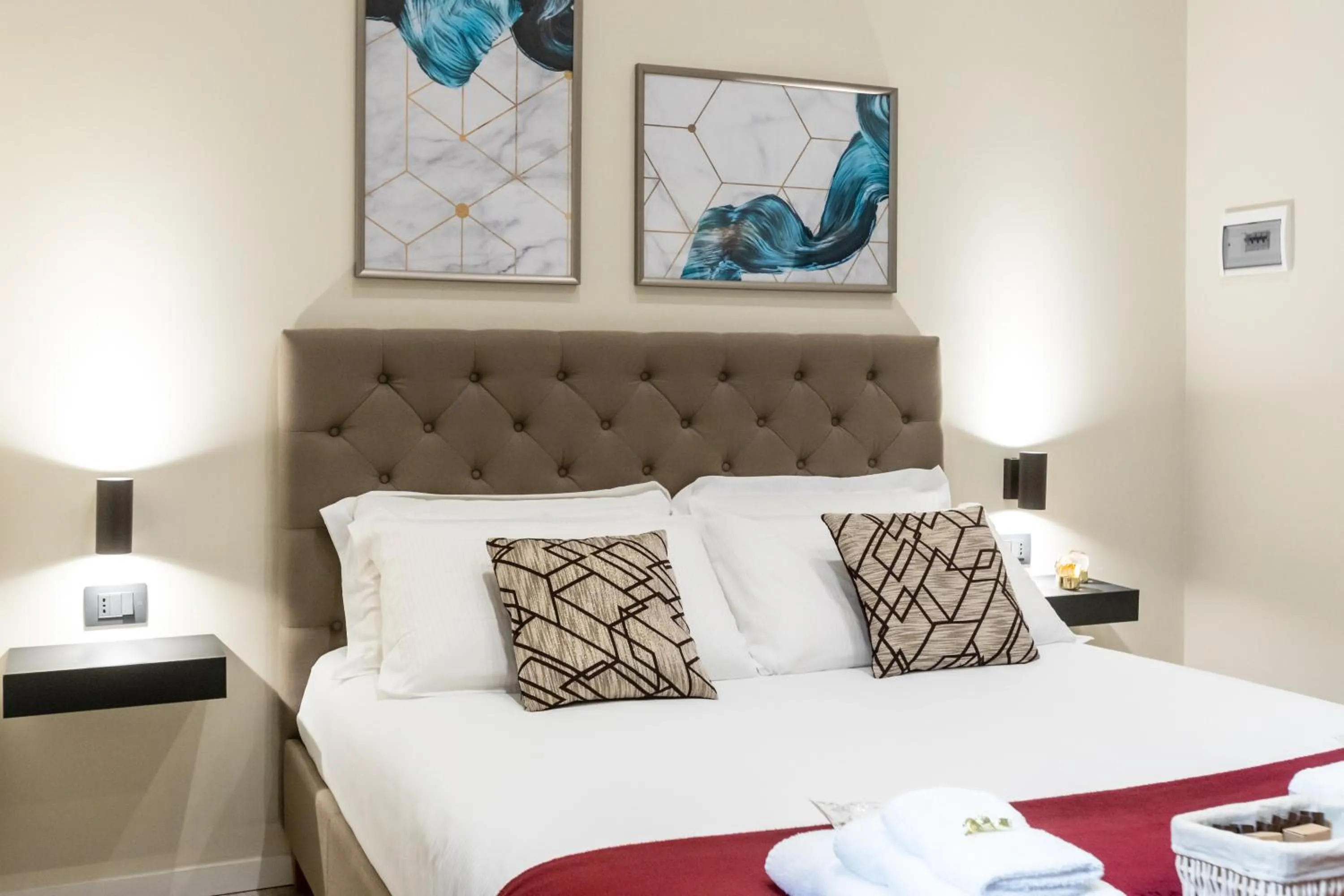 Bed in Suites 44 - Guesthouse close to Vaticano, San Pietro, Castel Sant'angelo