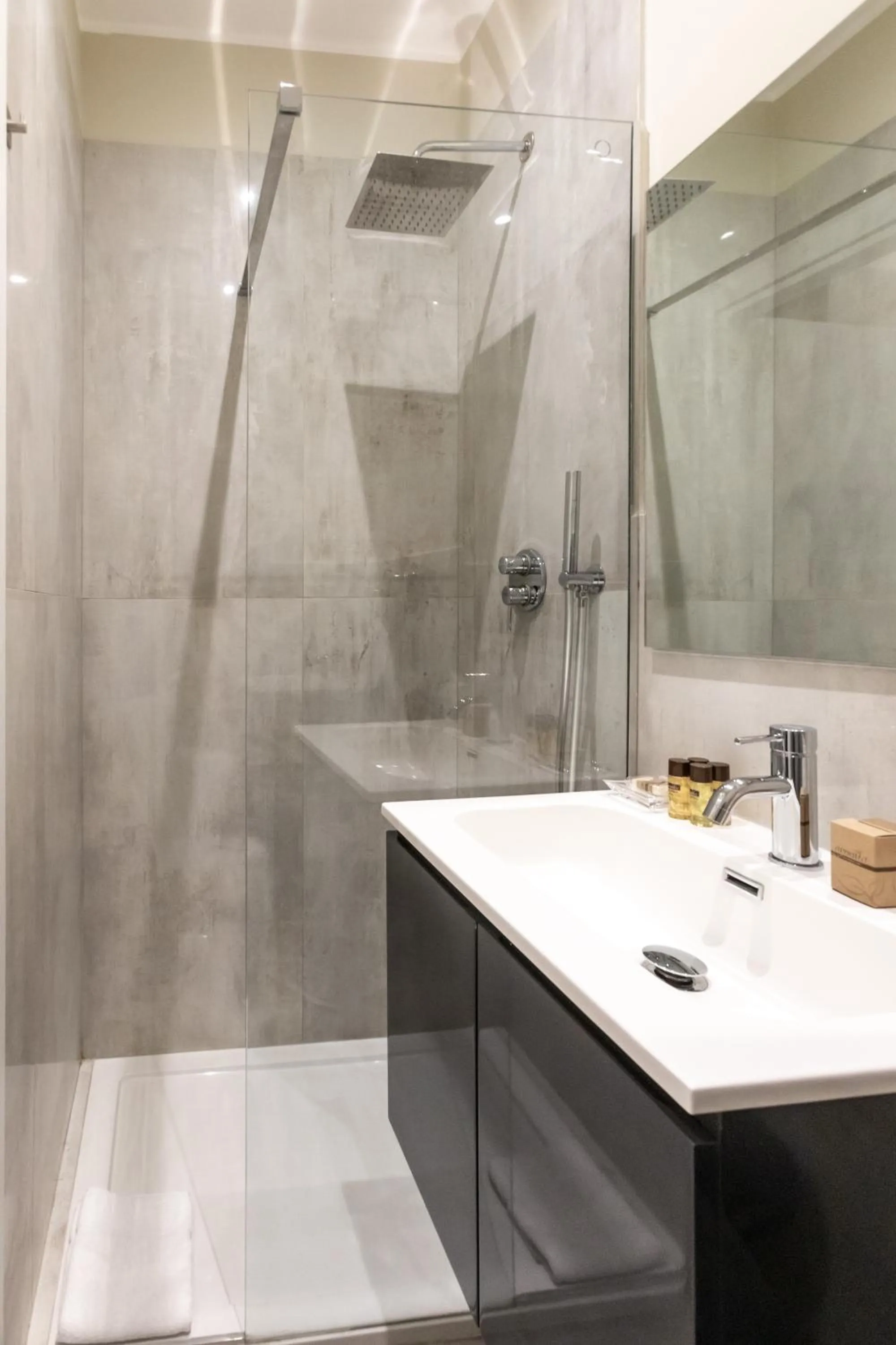 Bathroom in Suites 44 - Guesthouse close to Vaticano, San Pietro, Castel Sant'angelo