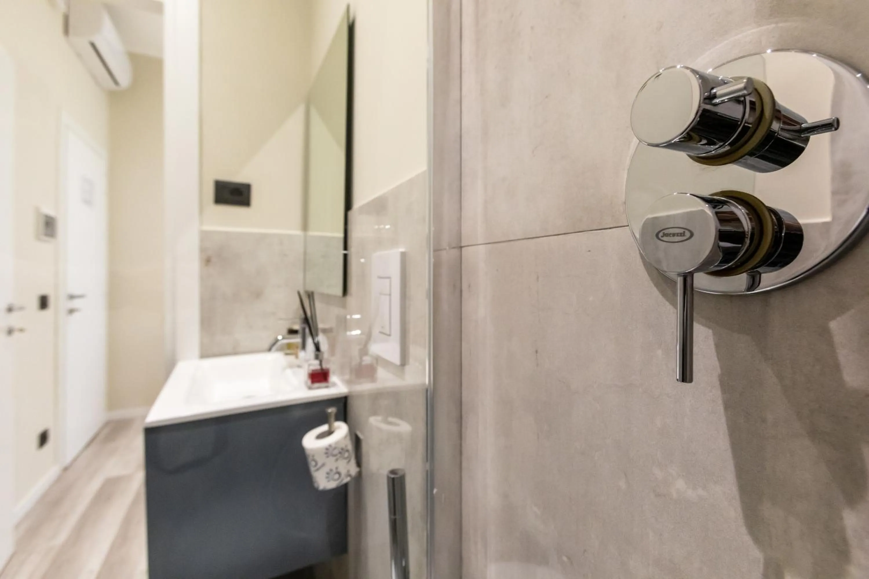 Bathroom in Suites 44 - Guesthouse close to Vaticano, San Pietro, Castel Sant'angelo