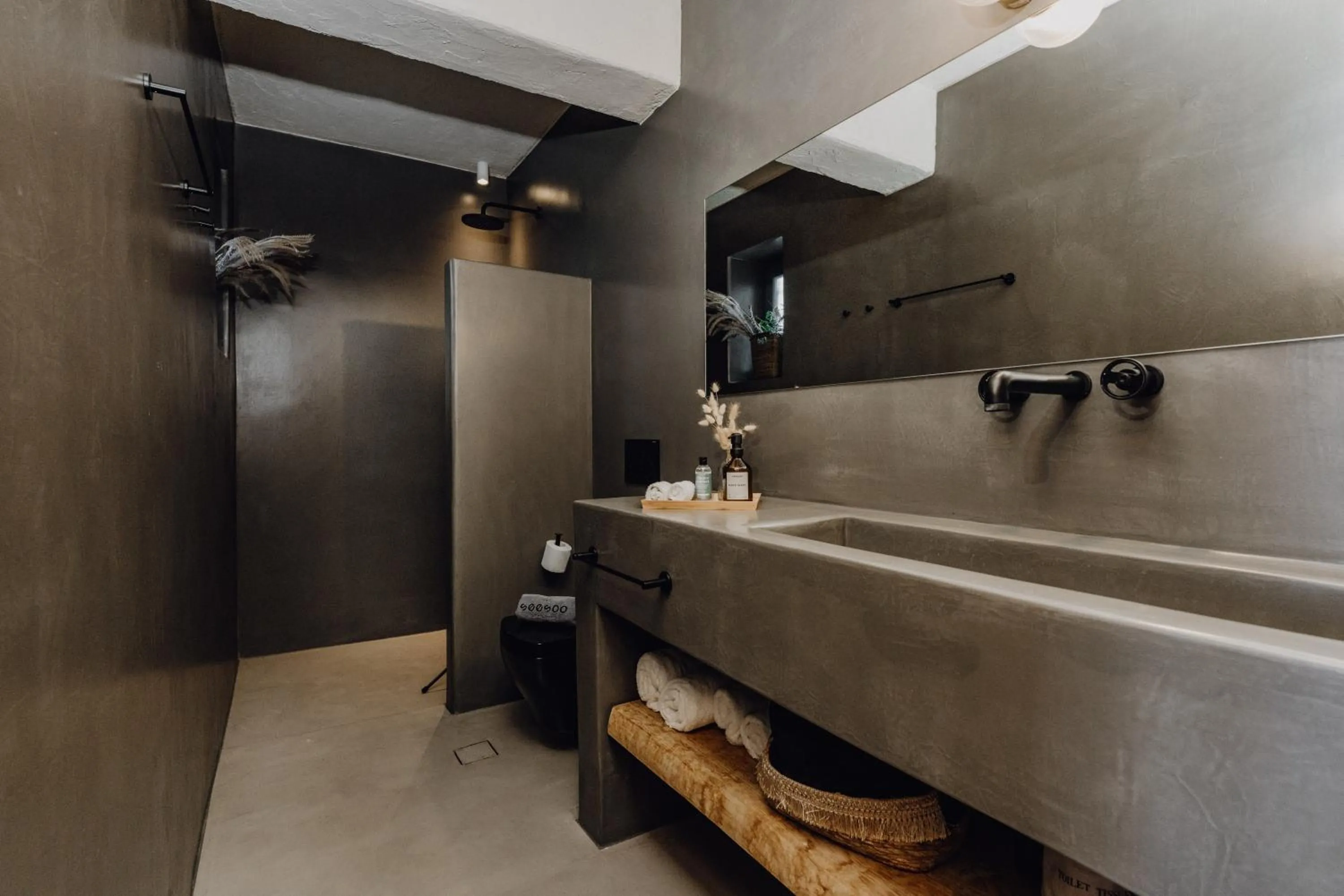 Shower in Seesoo Paros Beachfront Resort