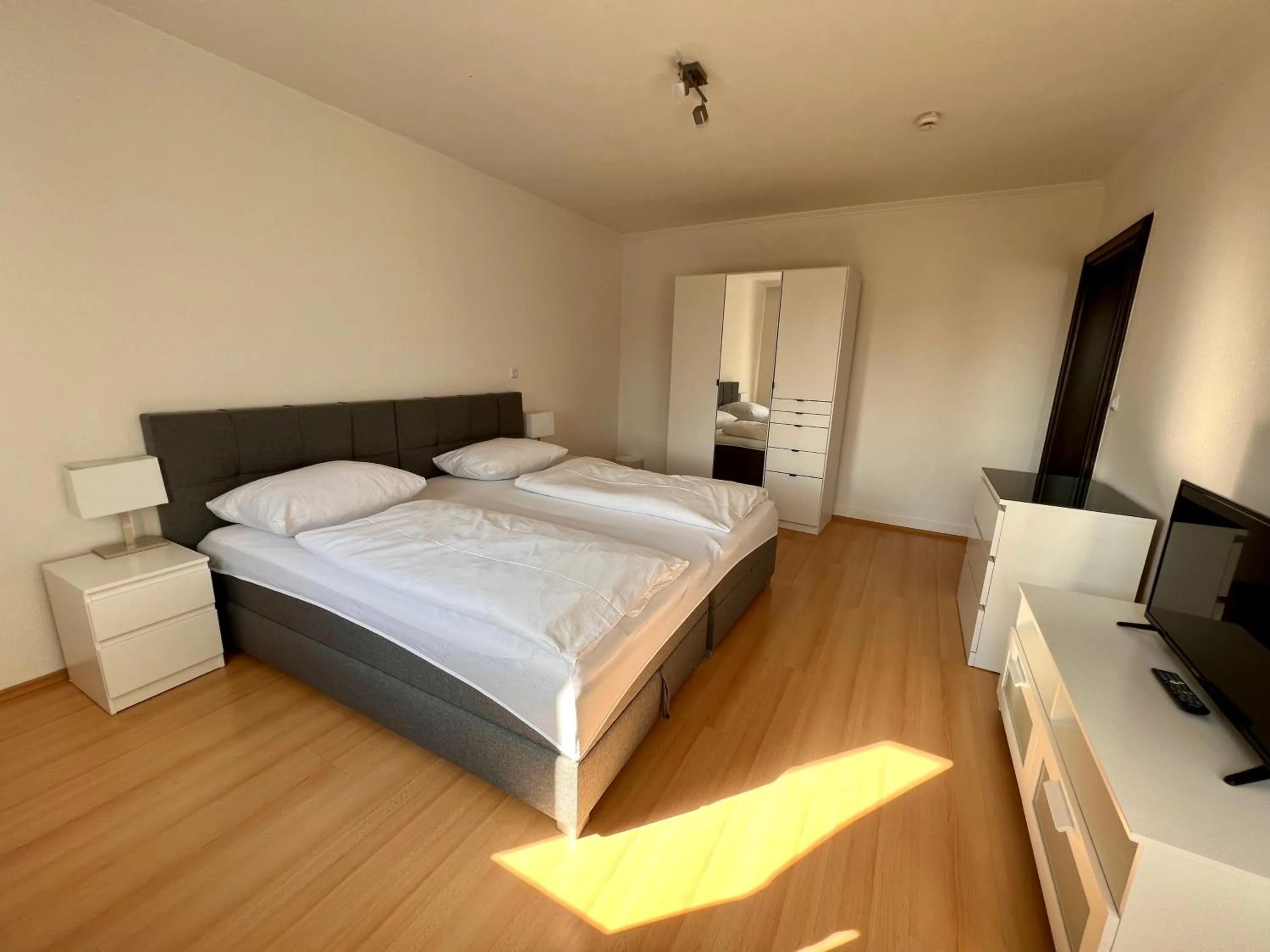 Bed in Altstadthotel Hayk am Rhein