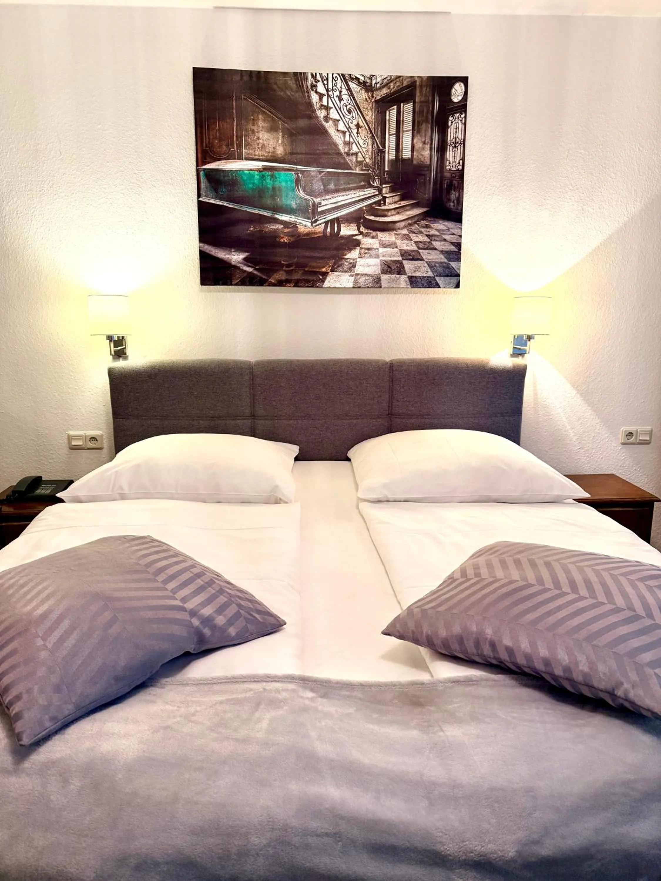 Bed in Altstadthotel Hayk am Rhein