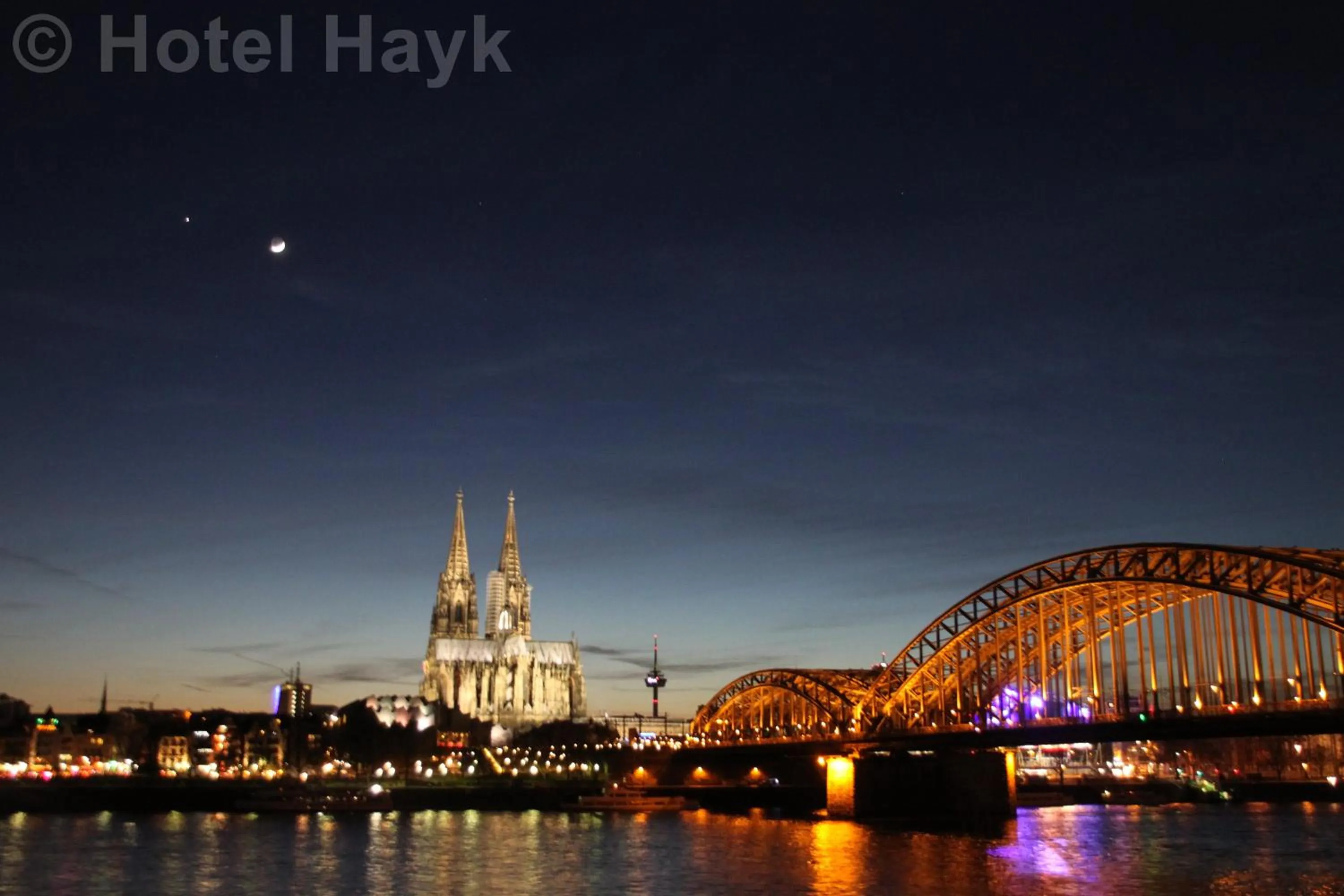 Night in Altstadthotel Hayk am Rhein
