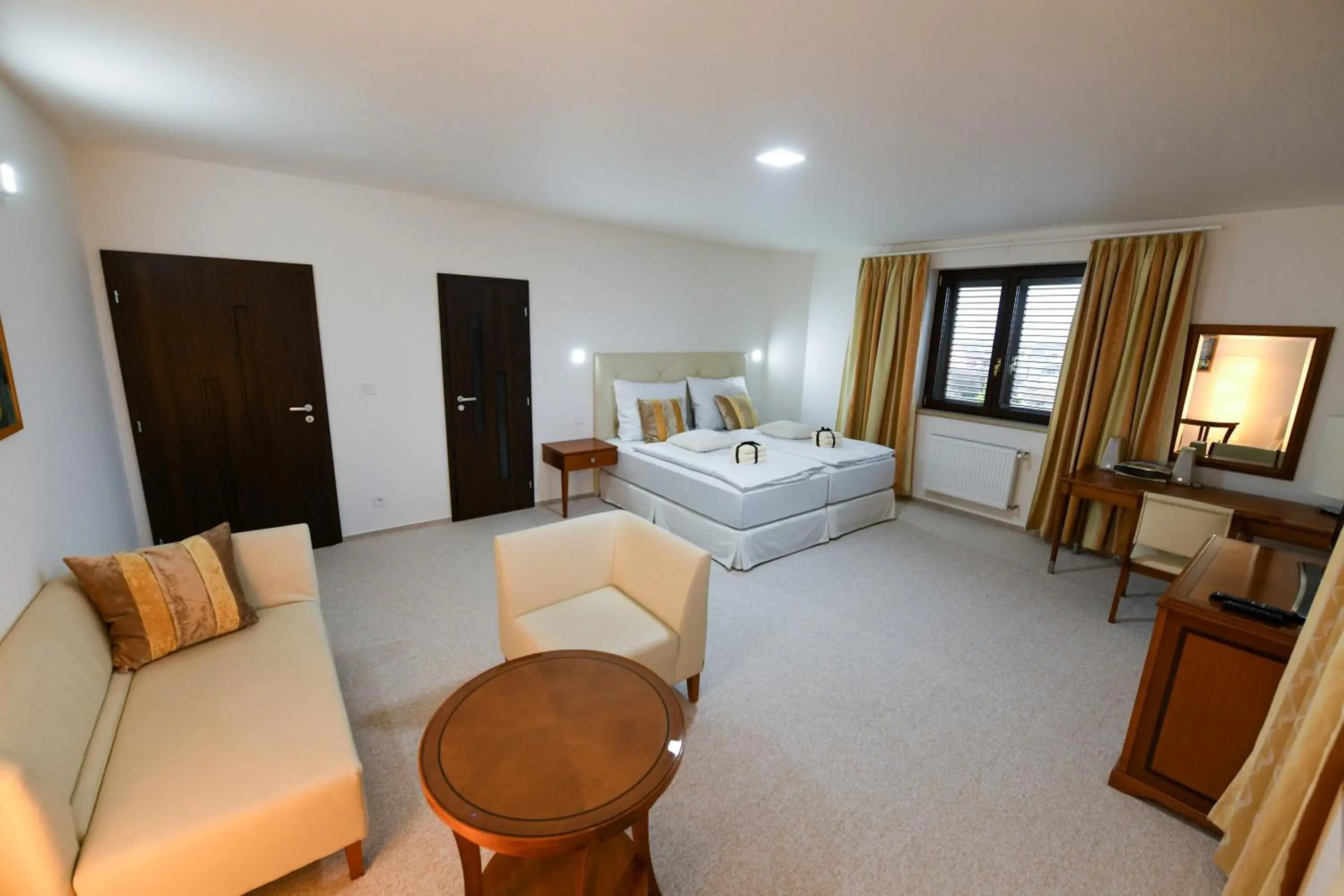 Deluxe Double Room in Atrium-Accomm Deluxe Double Room in Atrium-Accomm