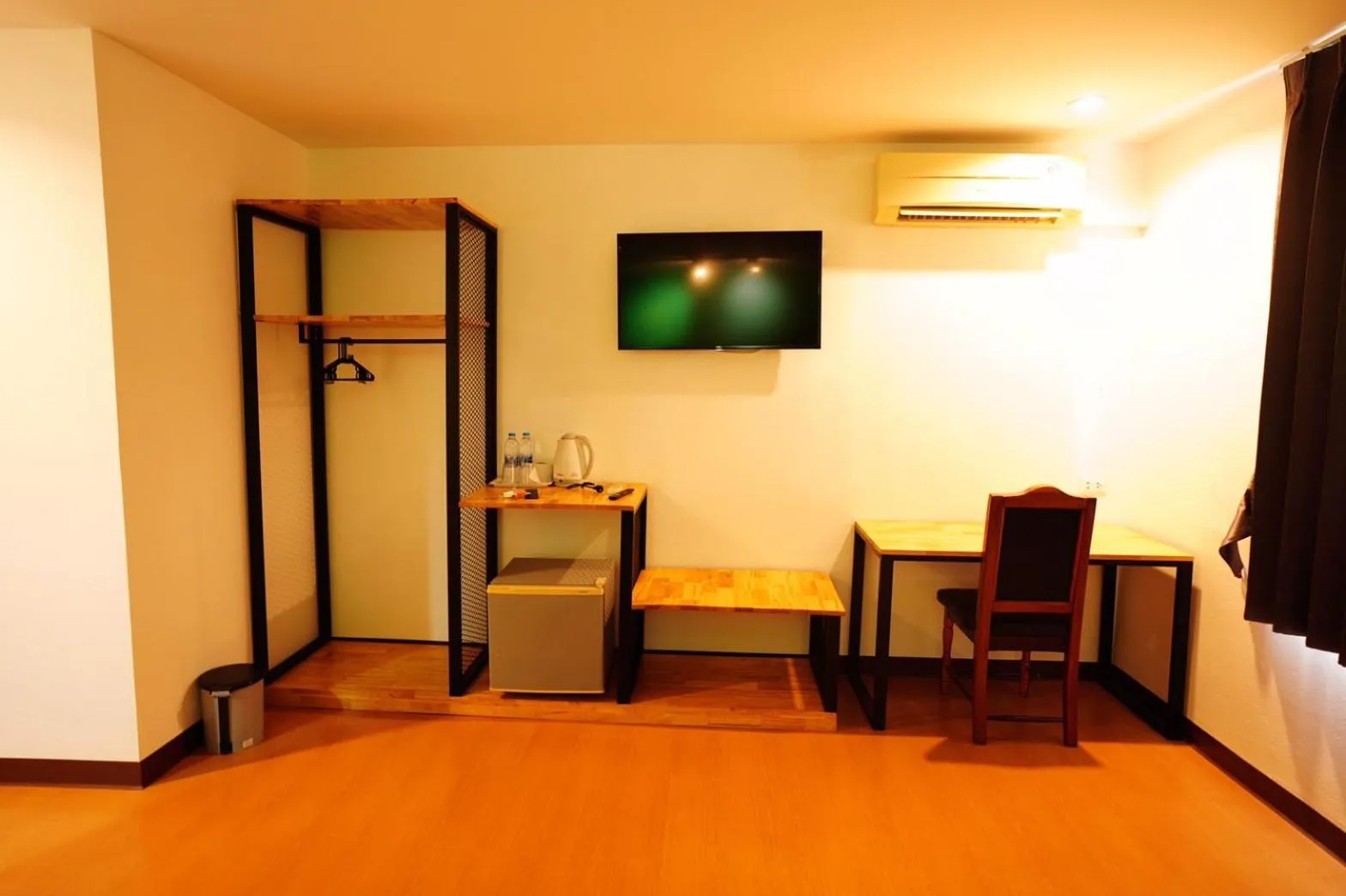 hair dresser in Windsor Hotel