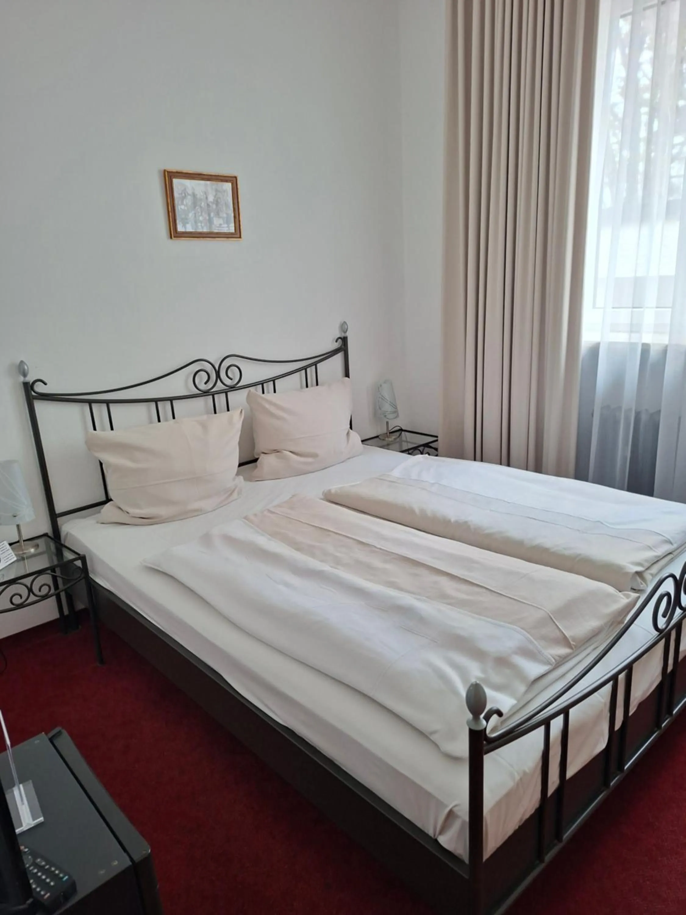 Photo of the whole room, Bed in Laimer Hof am Schloss Nymphenburg