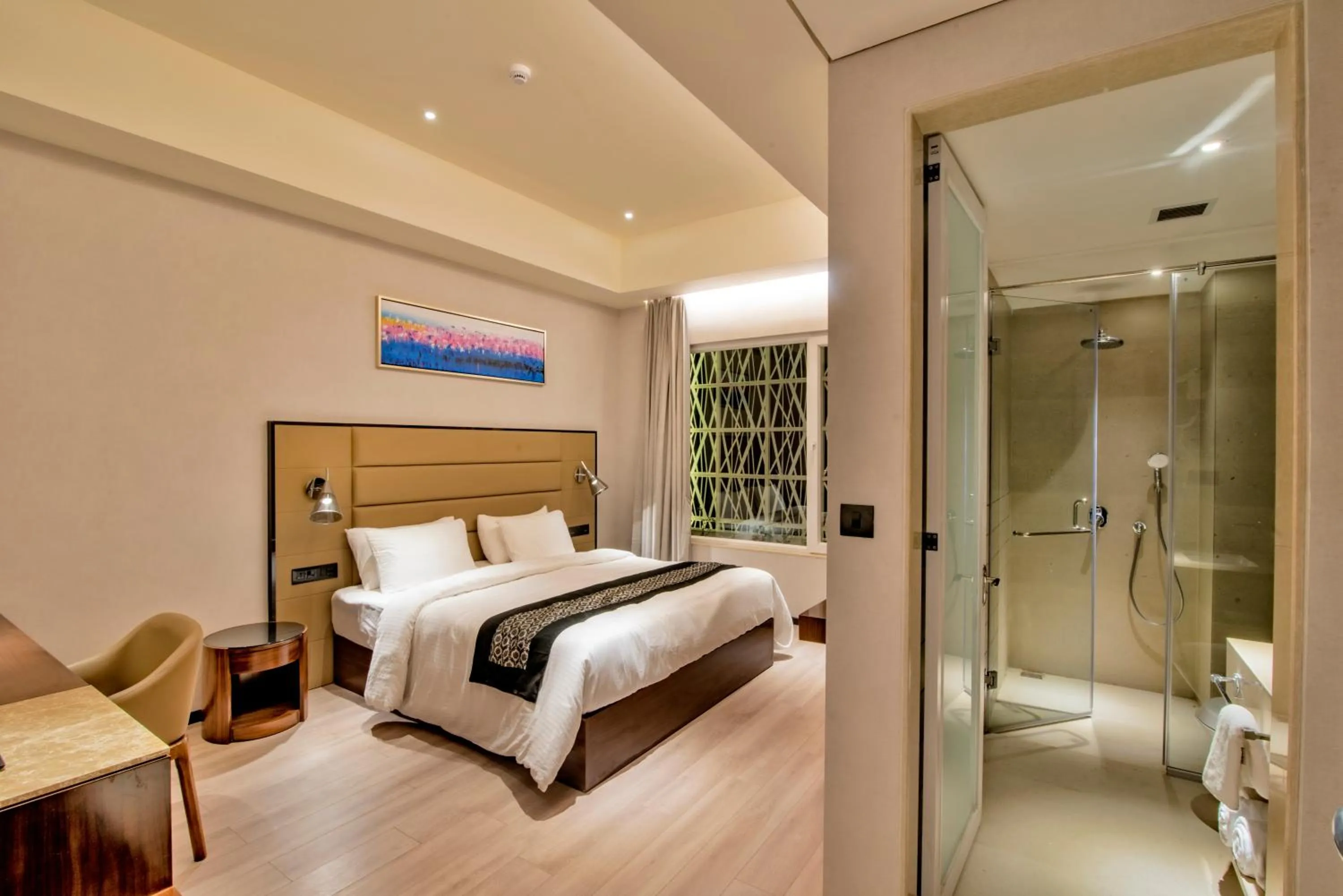 Photo of the whole room, Bed in Enrise by Sayaji Nashik