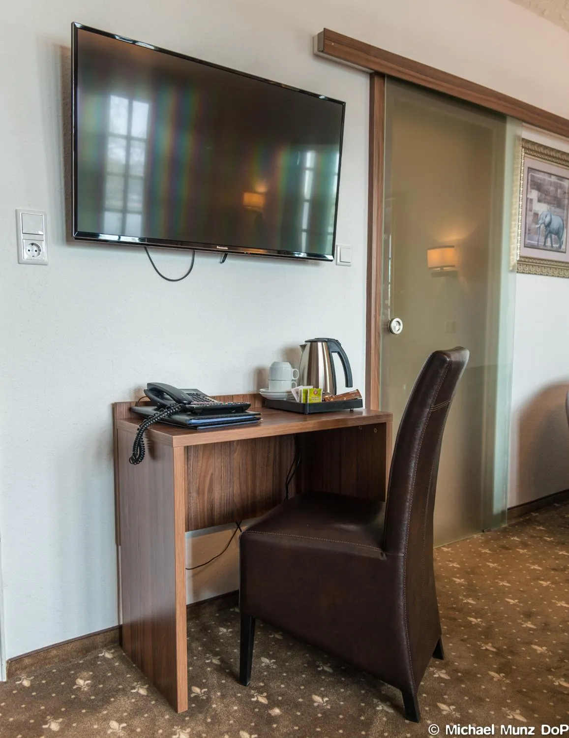 TV and multimedia in Hotel und Restaurant Löwenbräu Köln