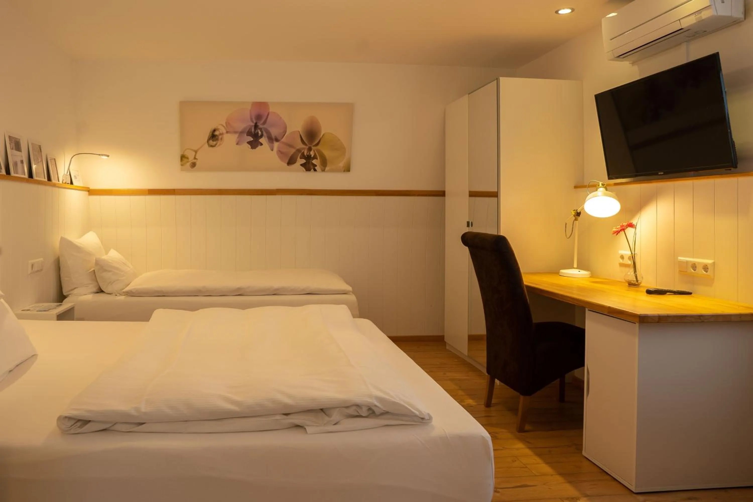 Bed in Hotel Post mit Klimaanlage