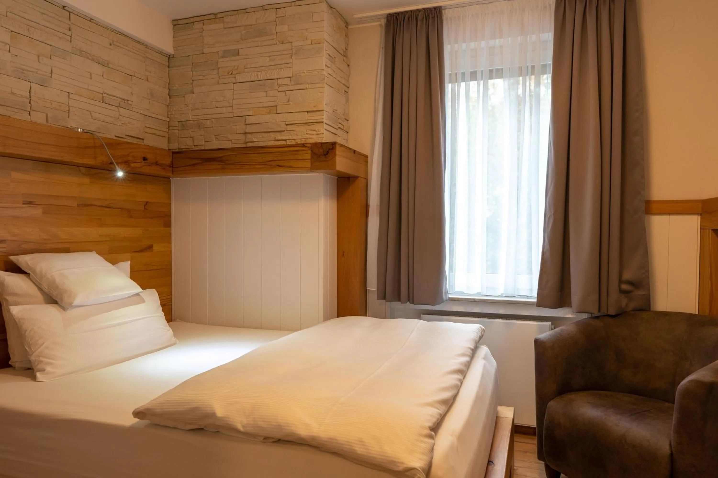 Bed in Hotel Post mit Klimaanlage