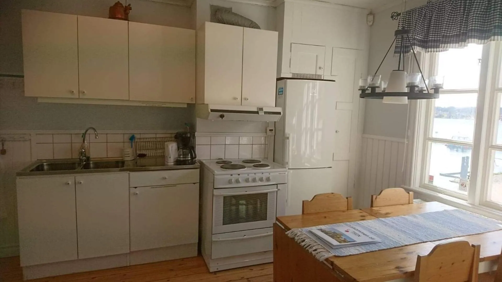 Kitchen or kitchenette in Vandrarhemmet Lotsen