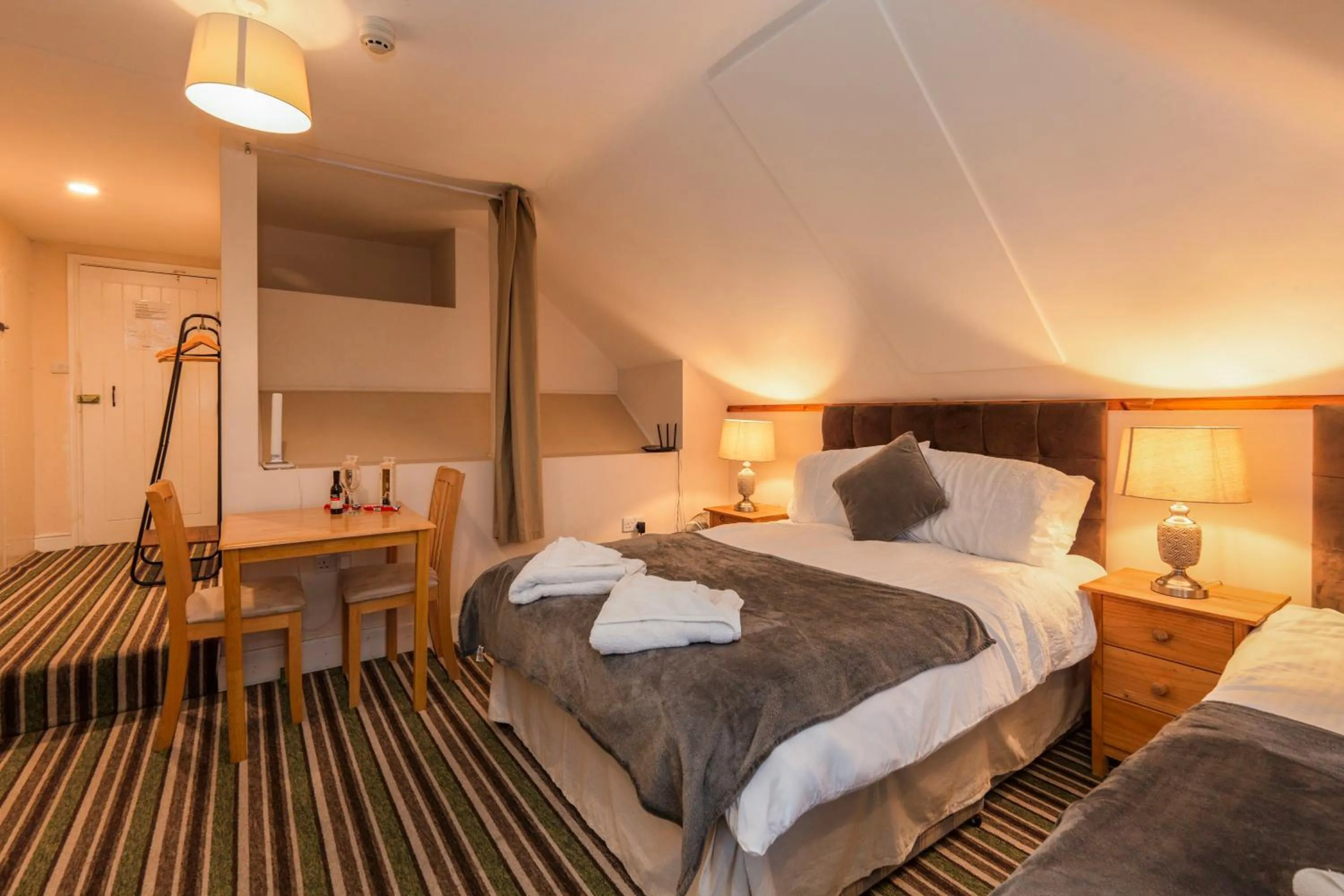 Bedroom, Bed in Ricky Road Guest House - Premium