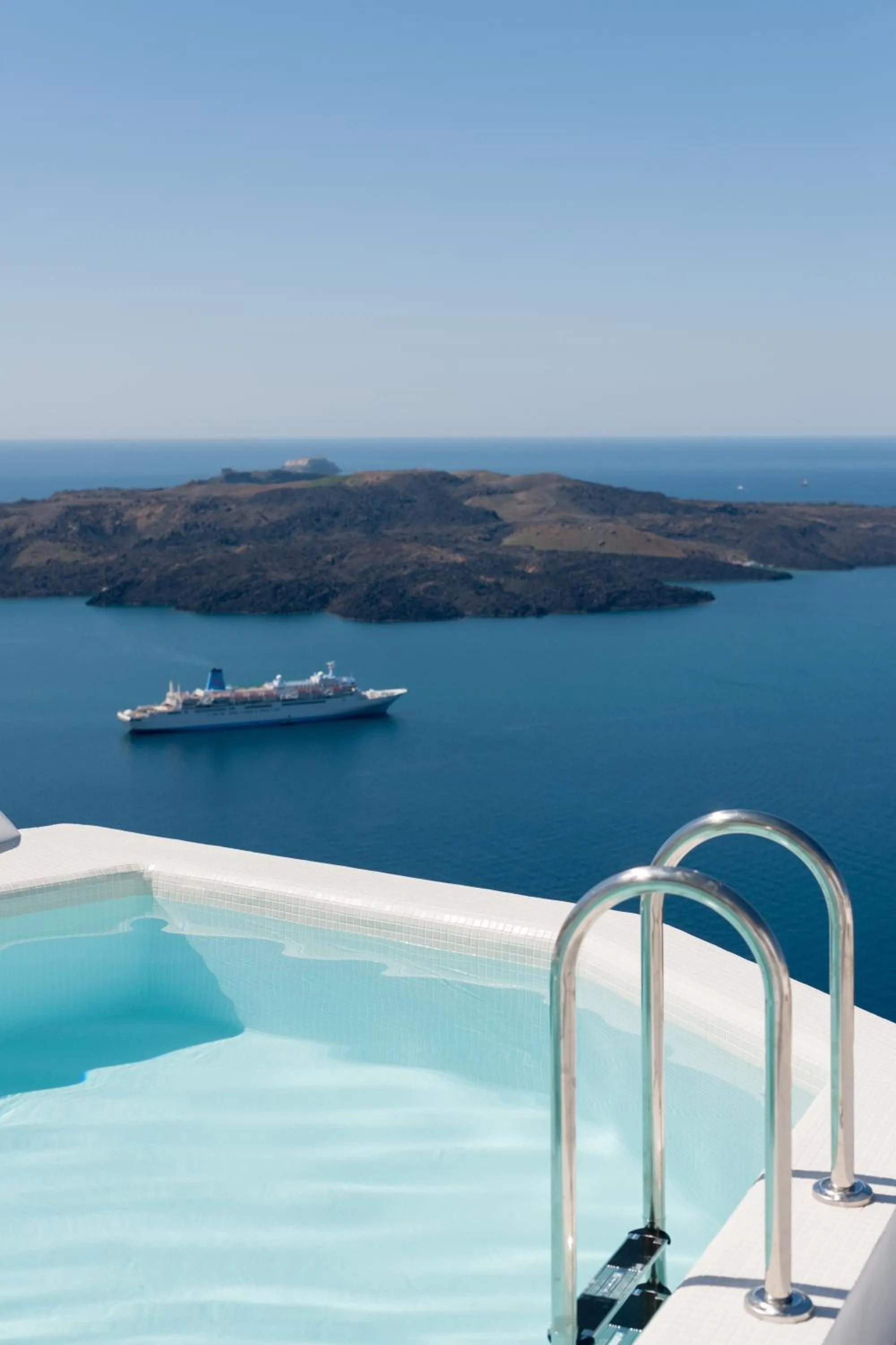 Day in Villa Renos Hotel