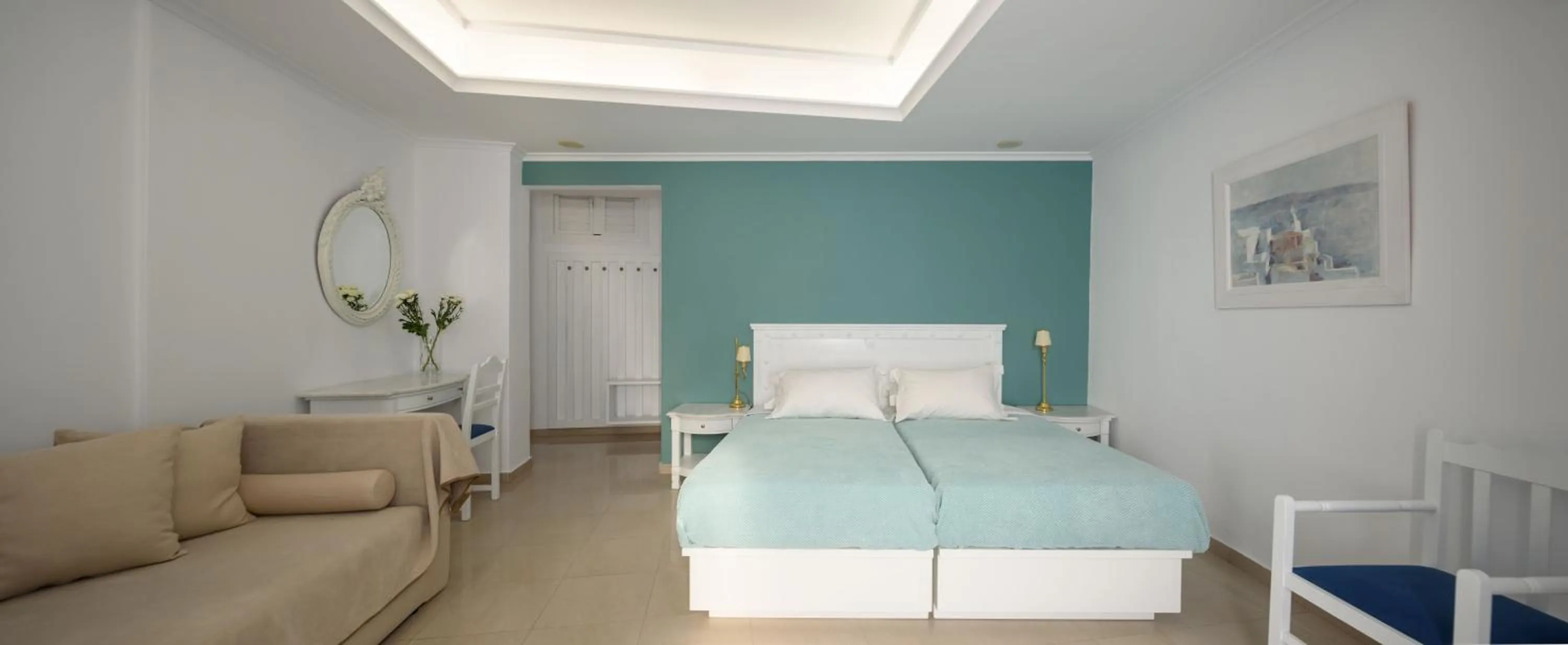 Bed in Villa Renos Hotel