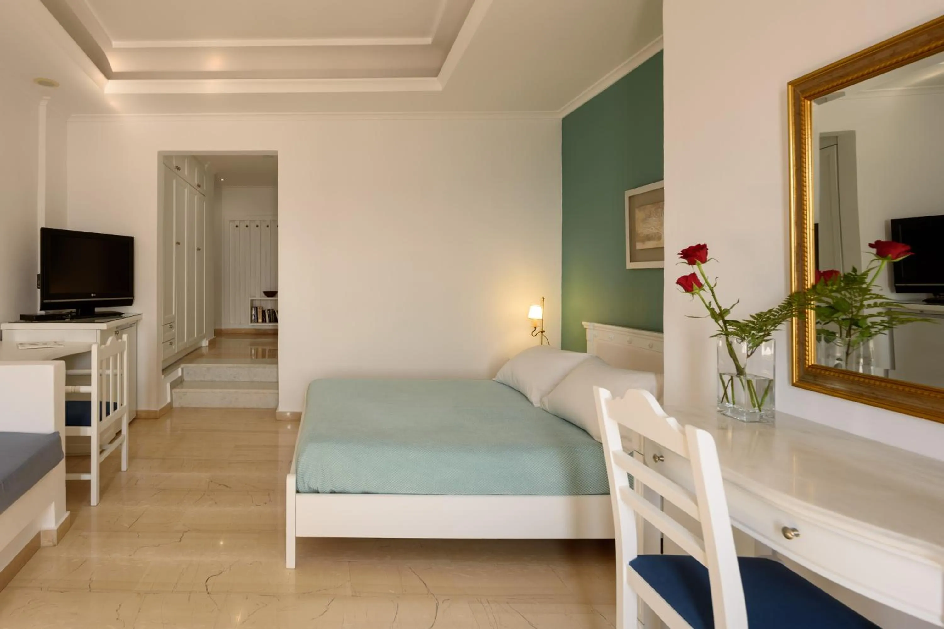 Photo of the whole room, Bed in Villa Renos Hotel