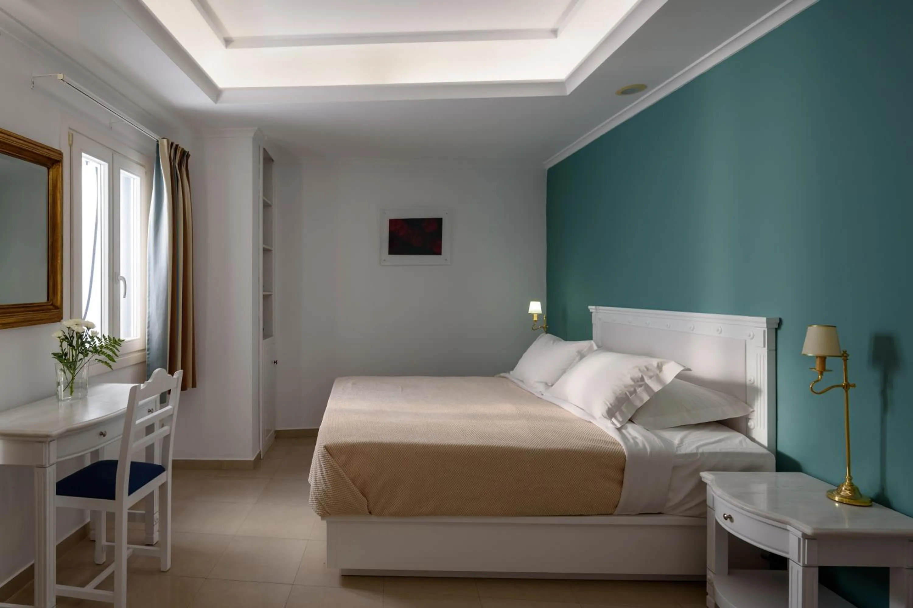 Bed in Villa Renos Hotel