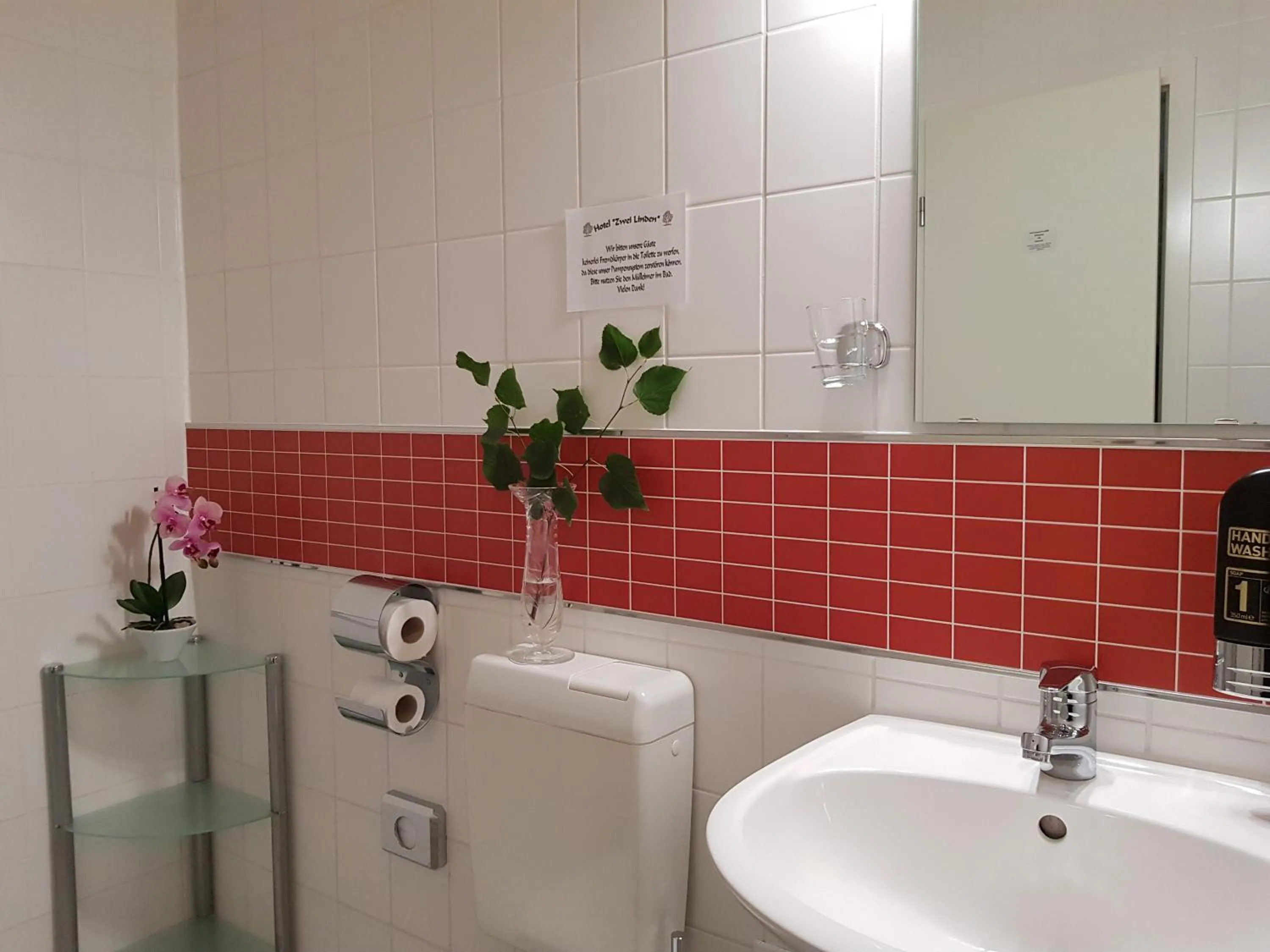 Bathroom in Hotel Zwei Linden