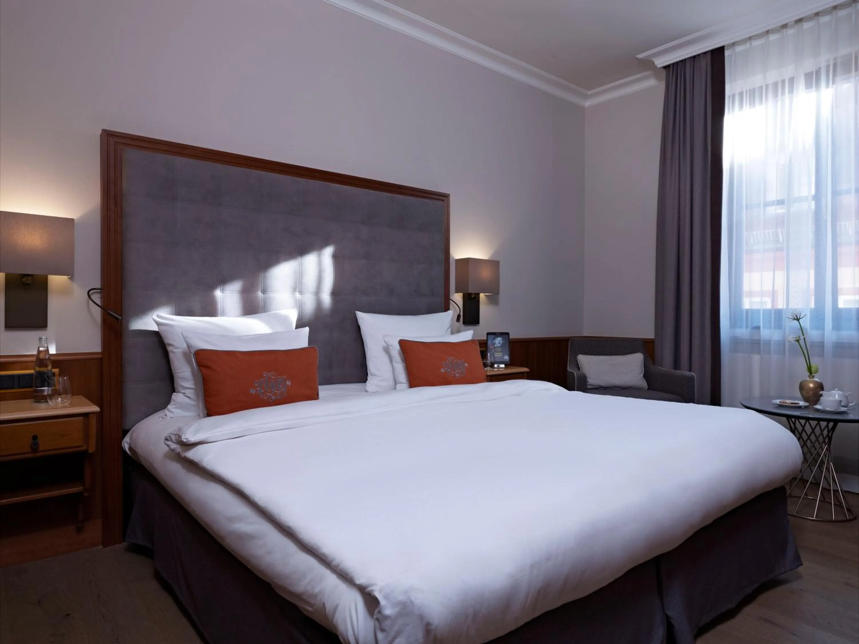 Photo of the whole room, Bed in Platzl Hotel - Superior