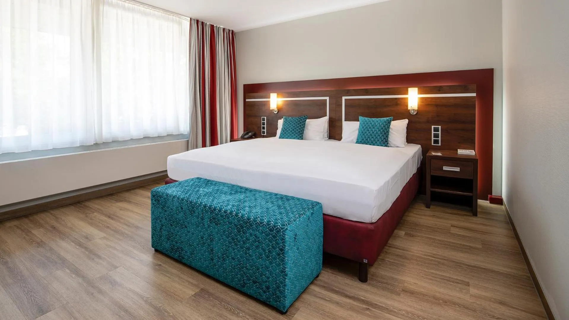 Photo of the whole room, Bed in Ringhotel Zweibruecker Hof