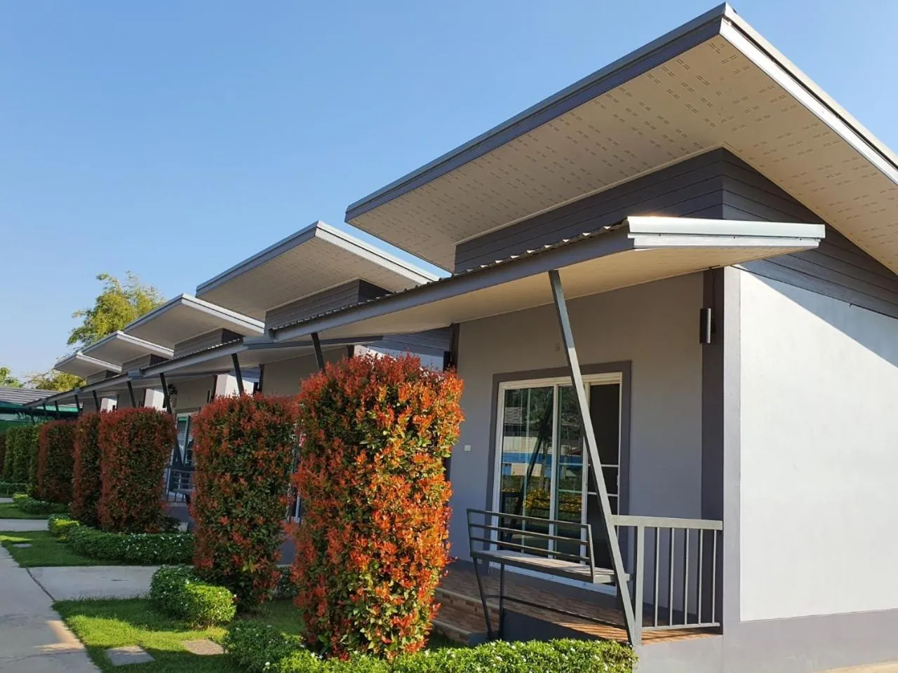 Maharak Resort