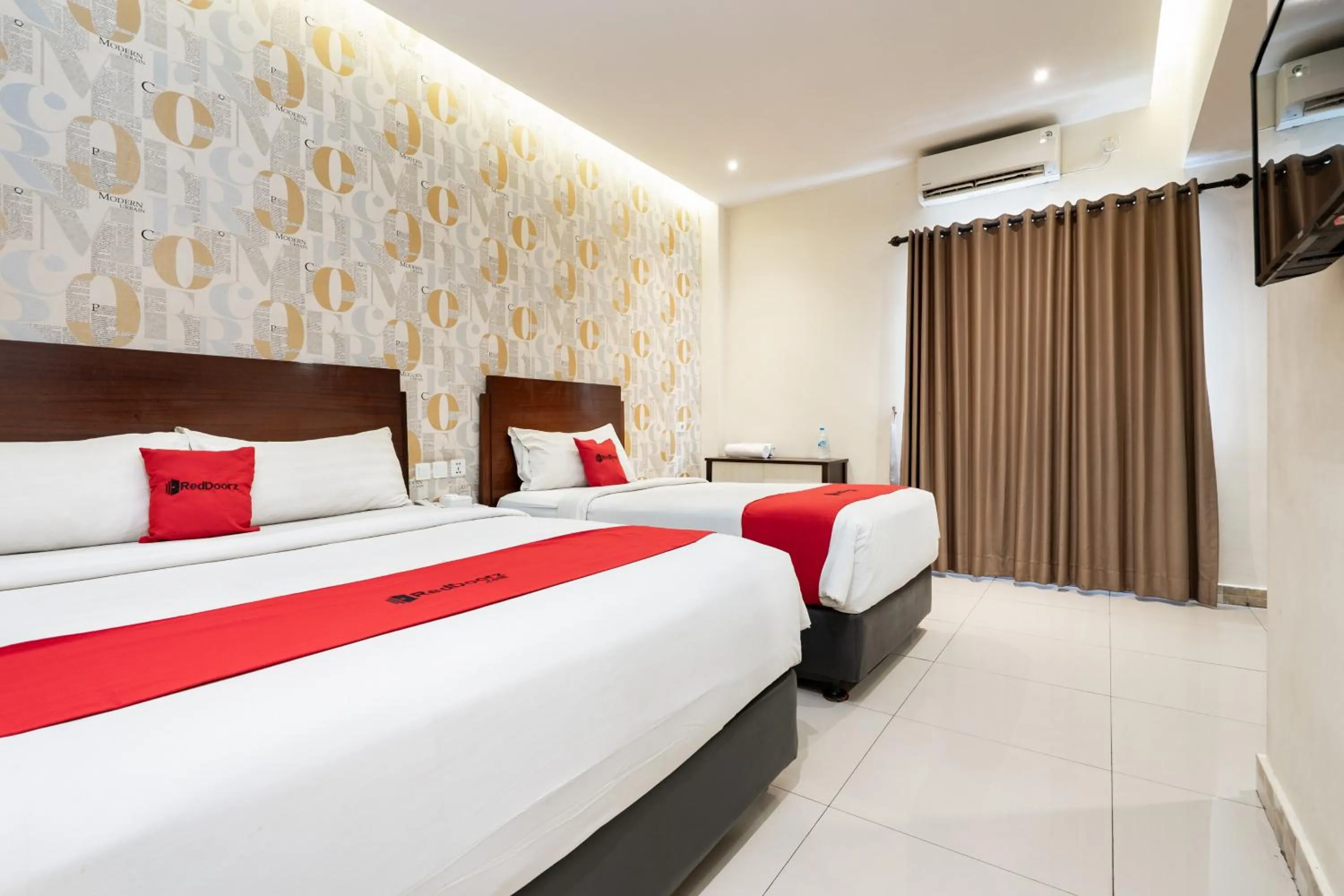 Bedroom, Bed in RedDoorz Plus @ Siradj Salman Samarinda