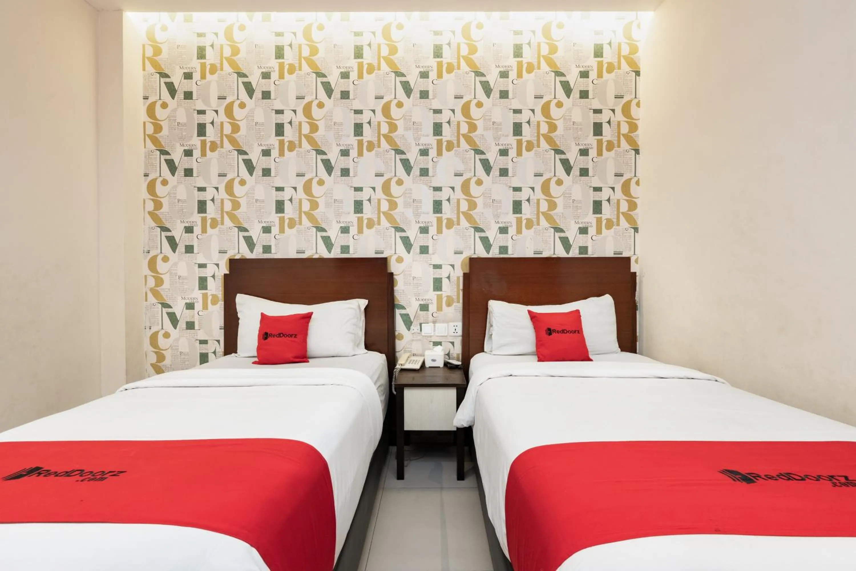 Bedroom, Bed in RedDoorz Plus @ Siradj Salman Samarinda