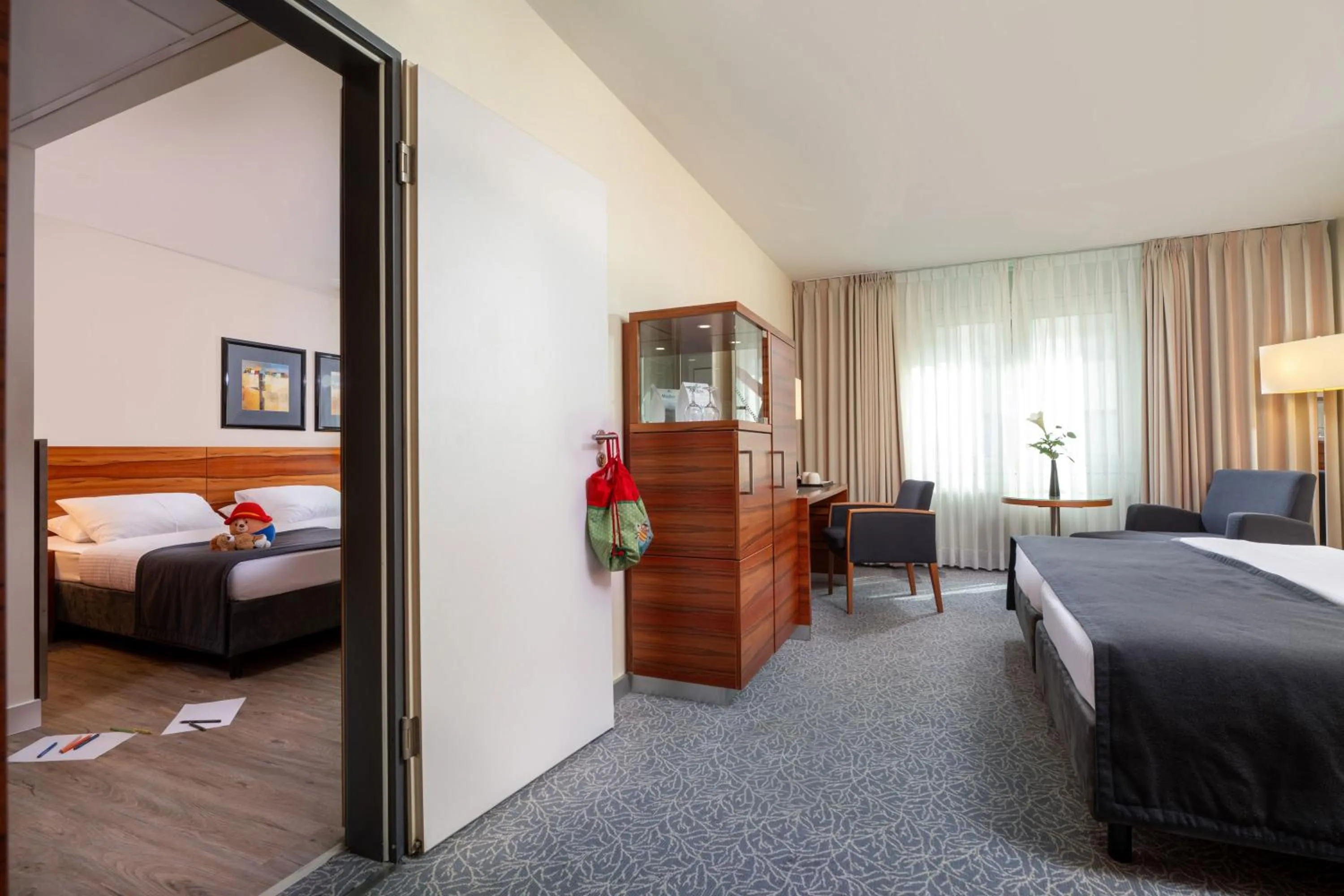 Bedroom, Bed in Maritim Hotel München