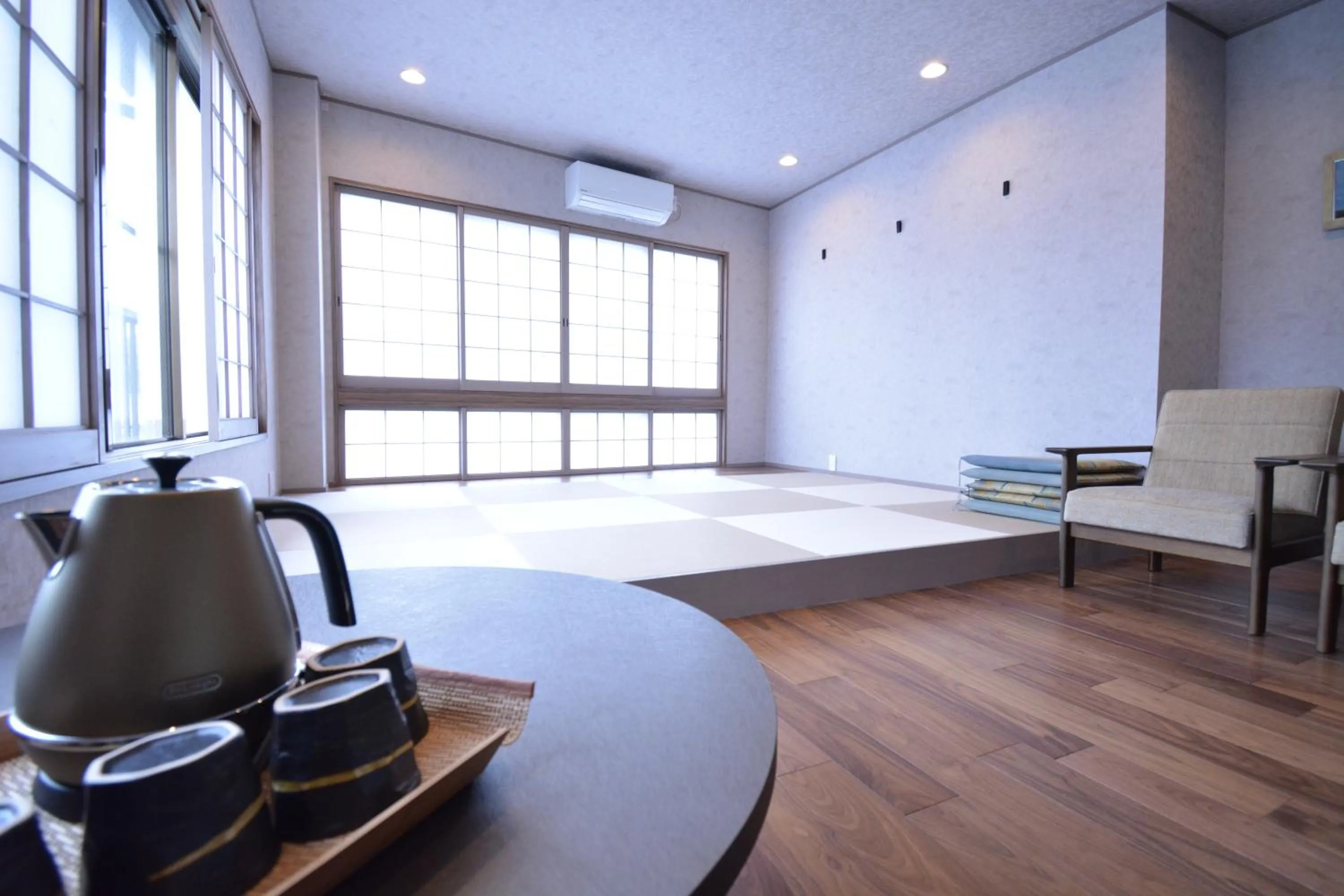 Photo of the whole room, Bed in Shirahama no Yado Daigo