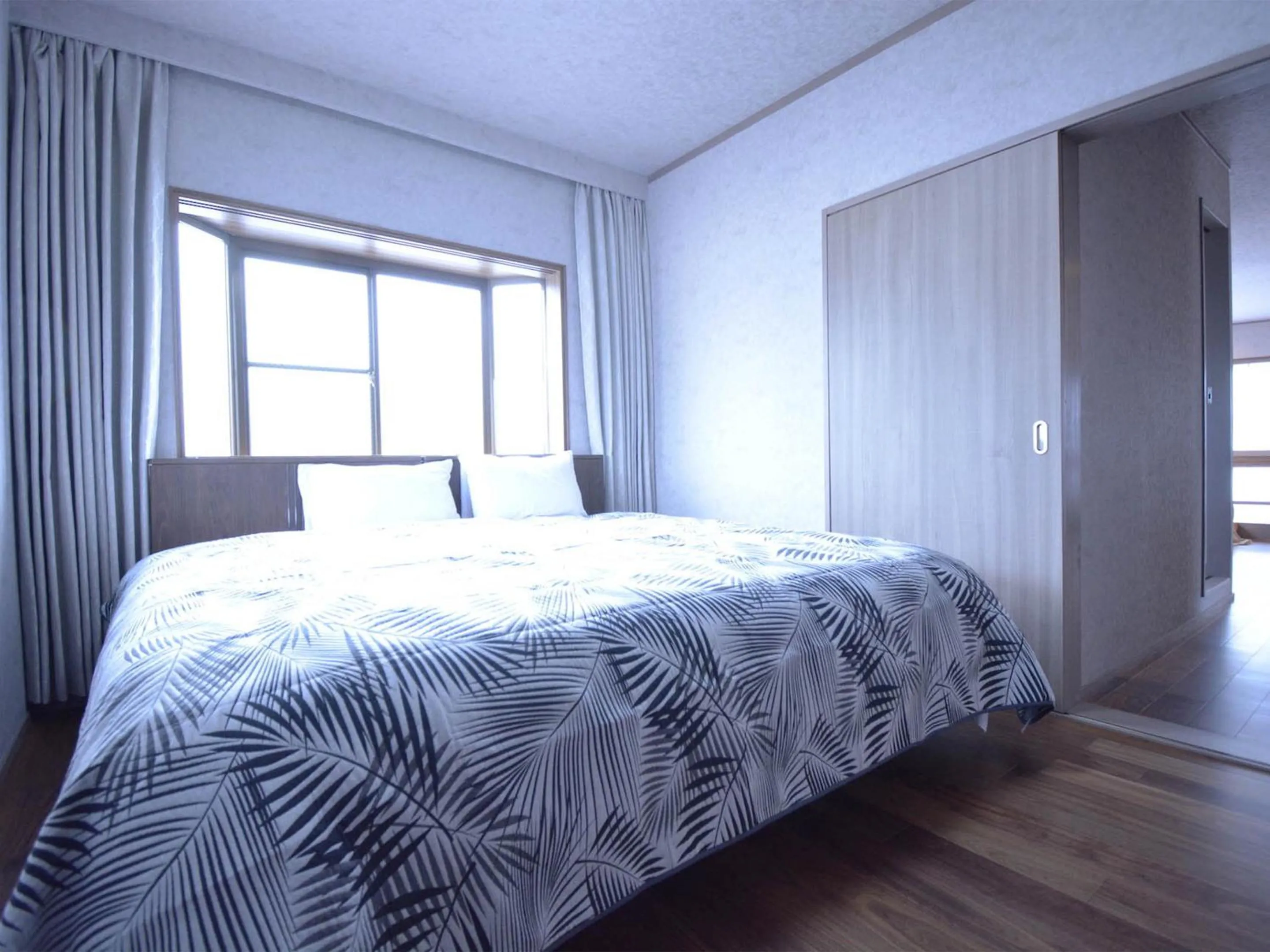 Bed in Shirahama no Yado Daigo