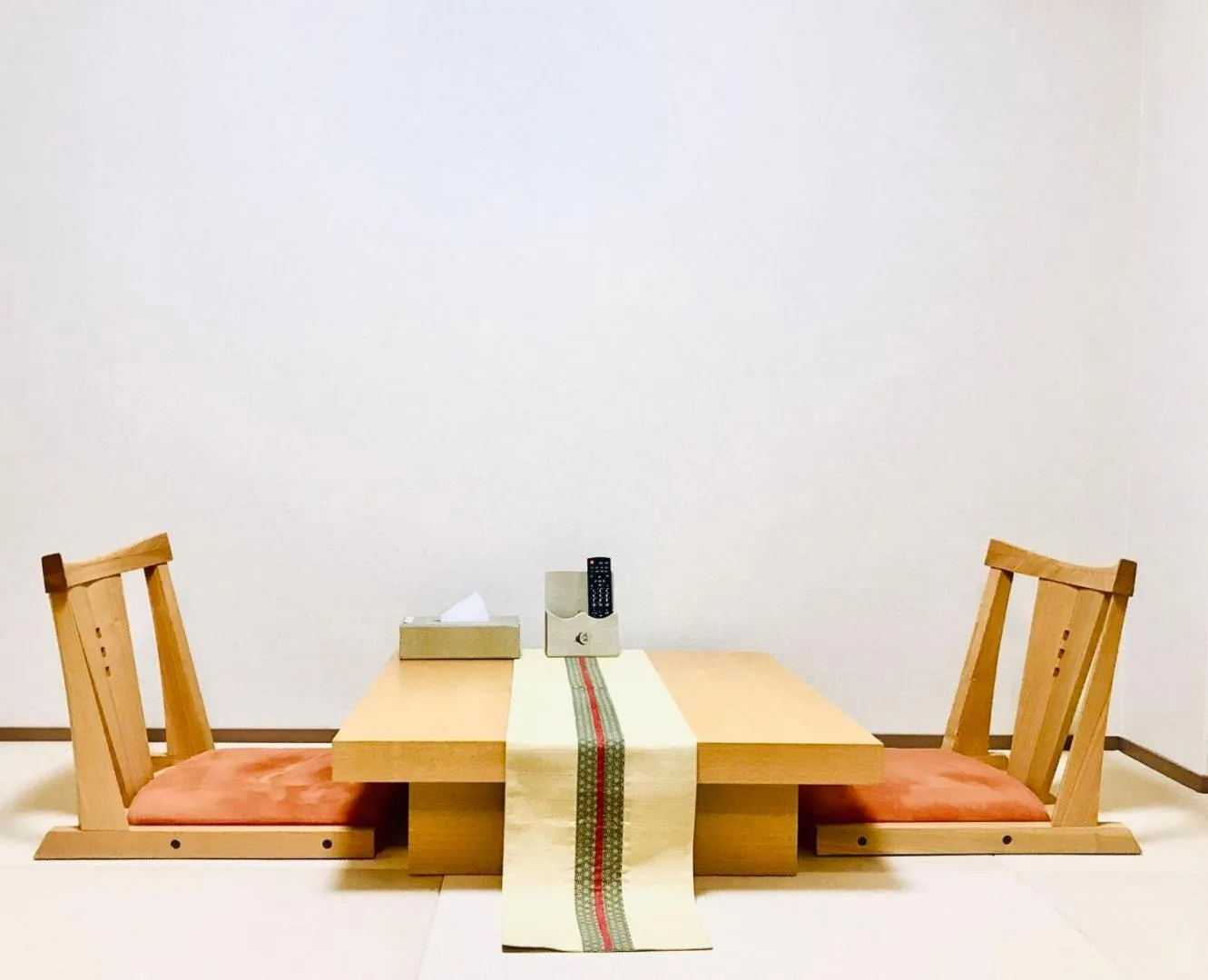 Photo of the whole room in Shirahama no Yado Daigo