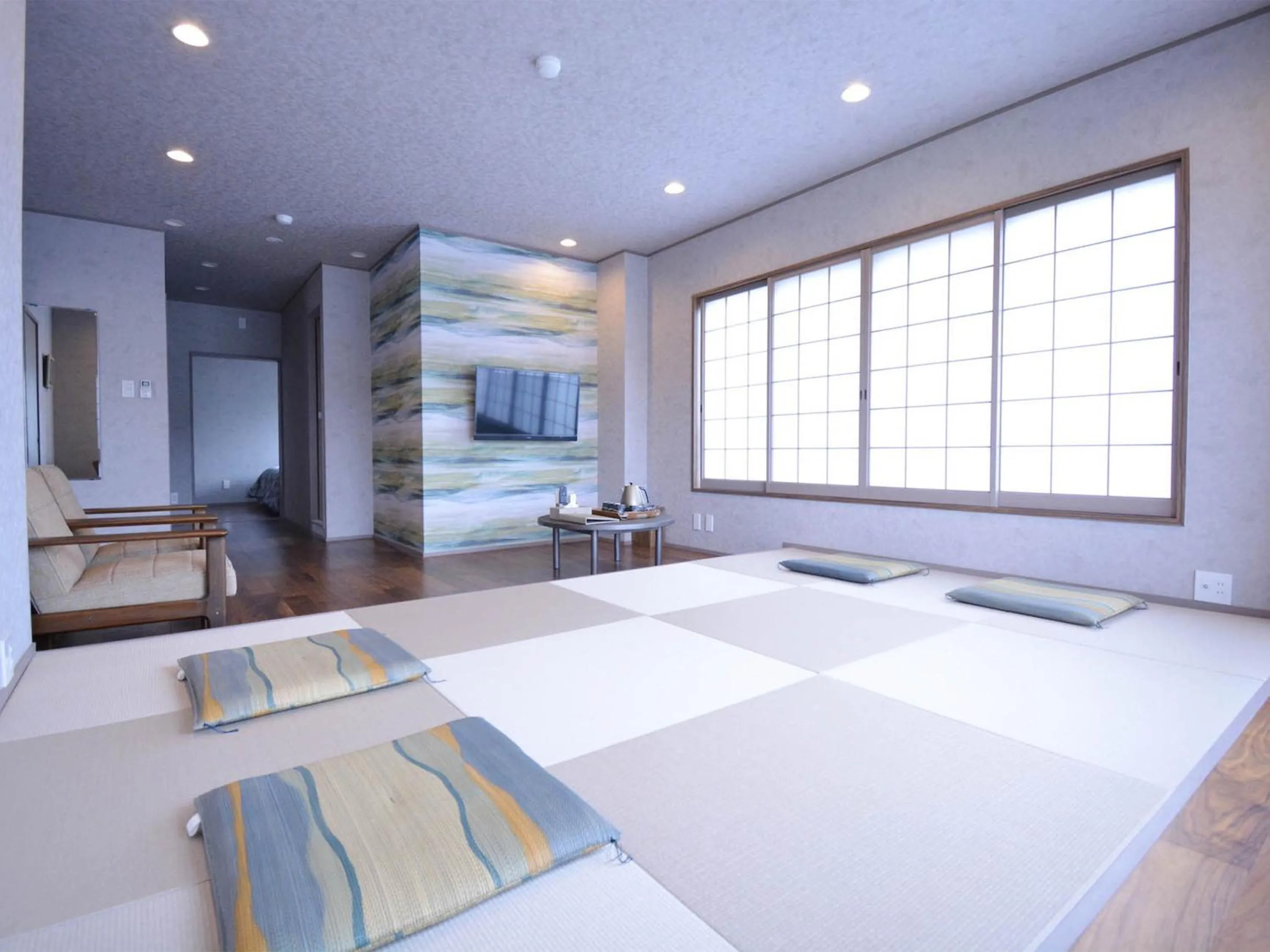 Photo of the whole room, Bed in Shirahama no Yado Daigo