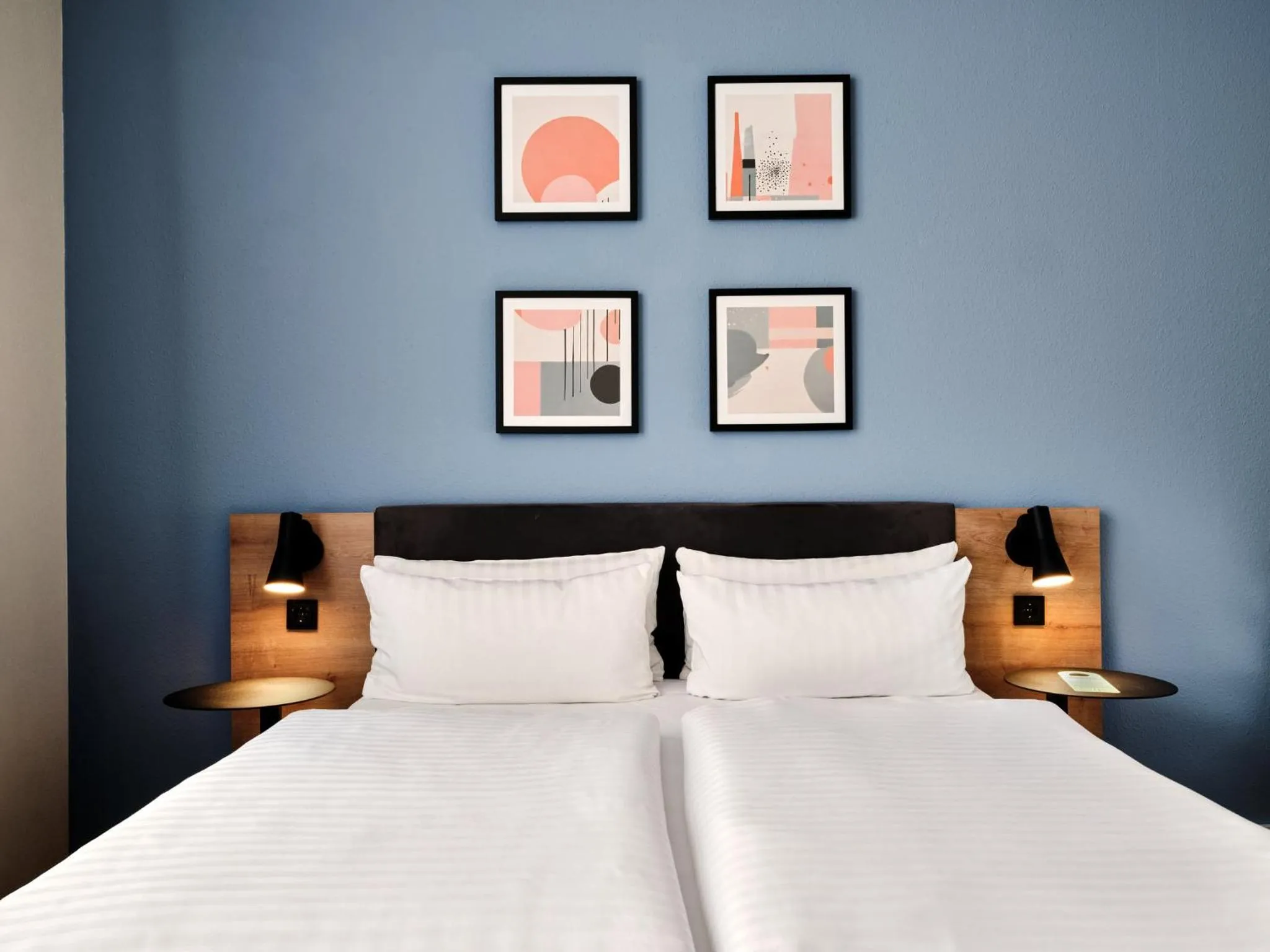 Photo of the whole room, Bed in Garner Hotel Berlin - Schöneberg by IHG