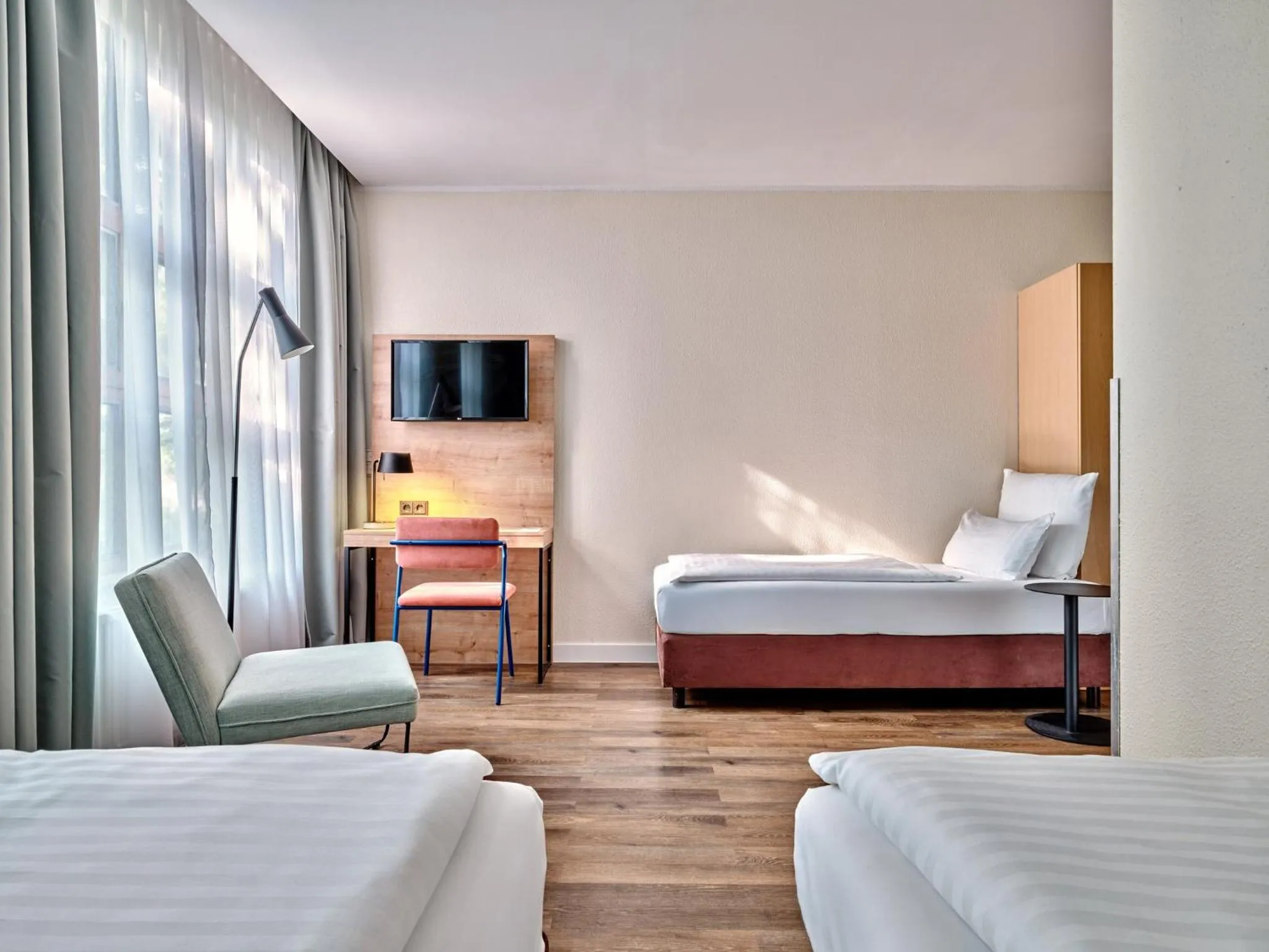 Photo of the whole room, Bed in Garner Hotel Berlin - Schöneberg by IHG