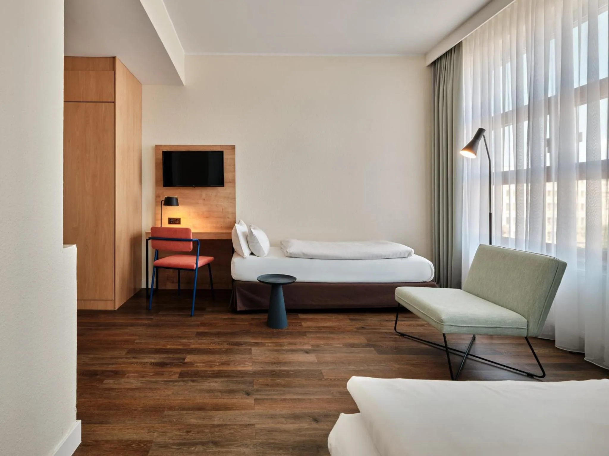 Photo of the whole room, Bed in Garner Hotel Berlin - Schöneberg by IHG