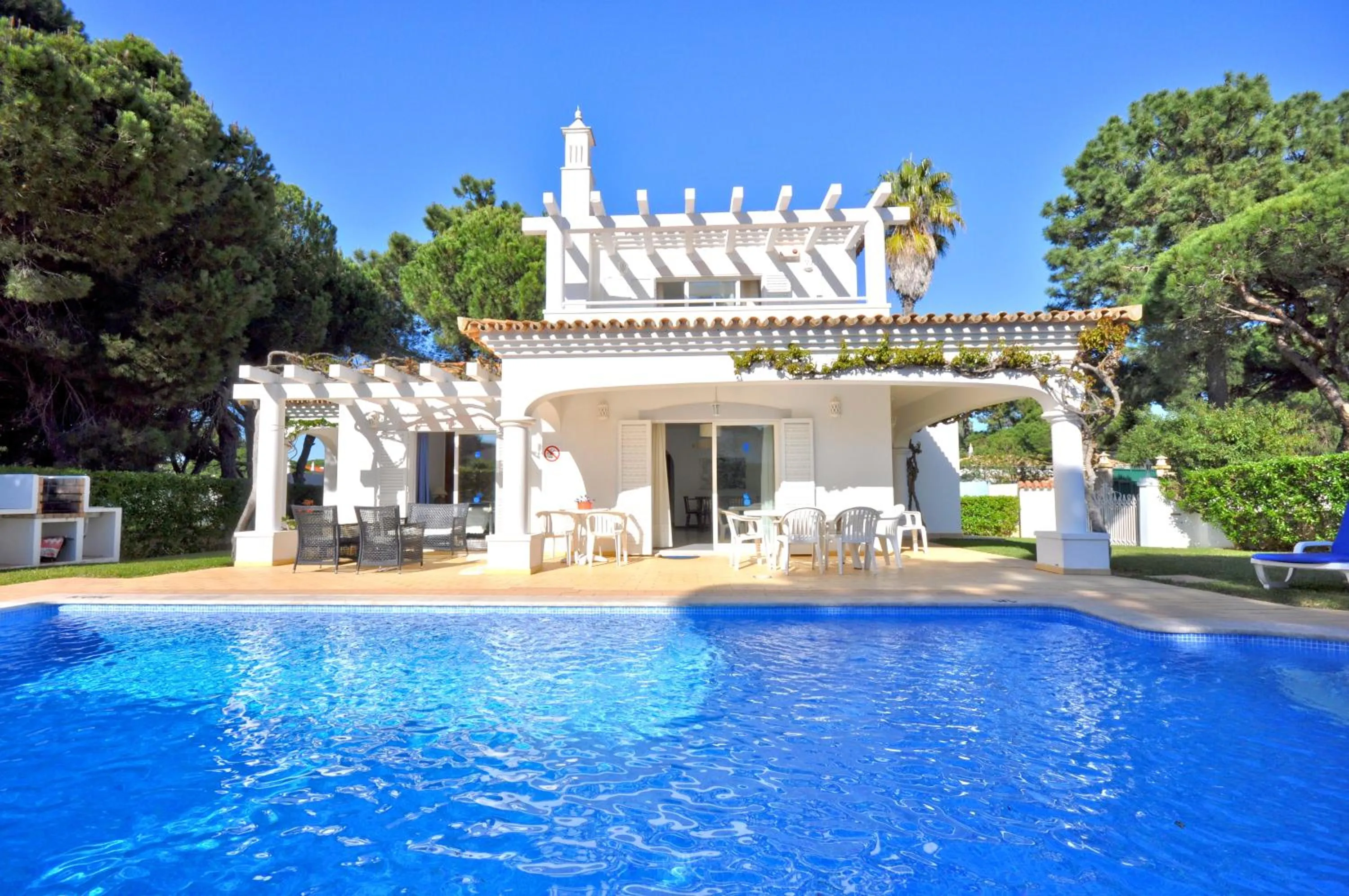 Charming Villa, Private Pool, Walking Distance to Centre, Free AC Wifi