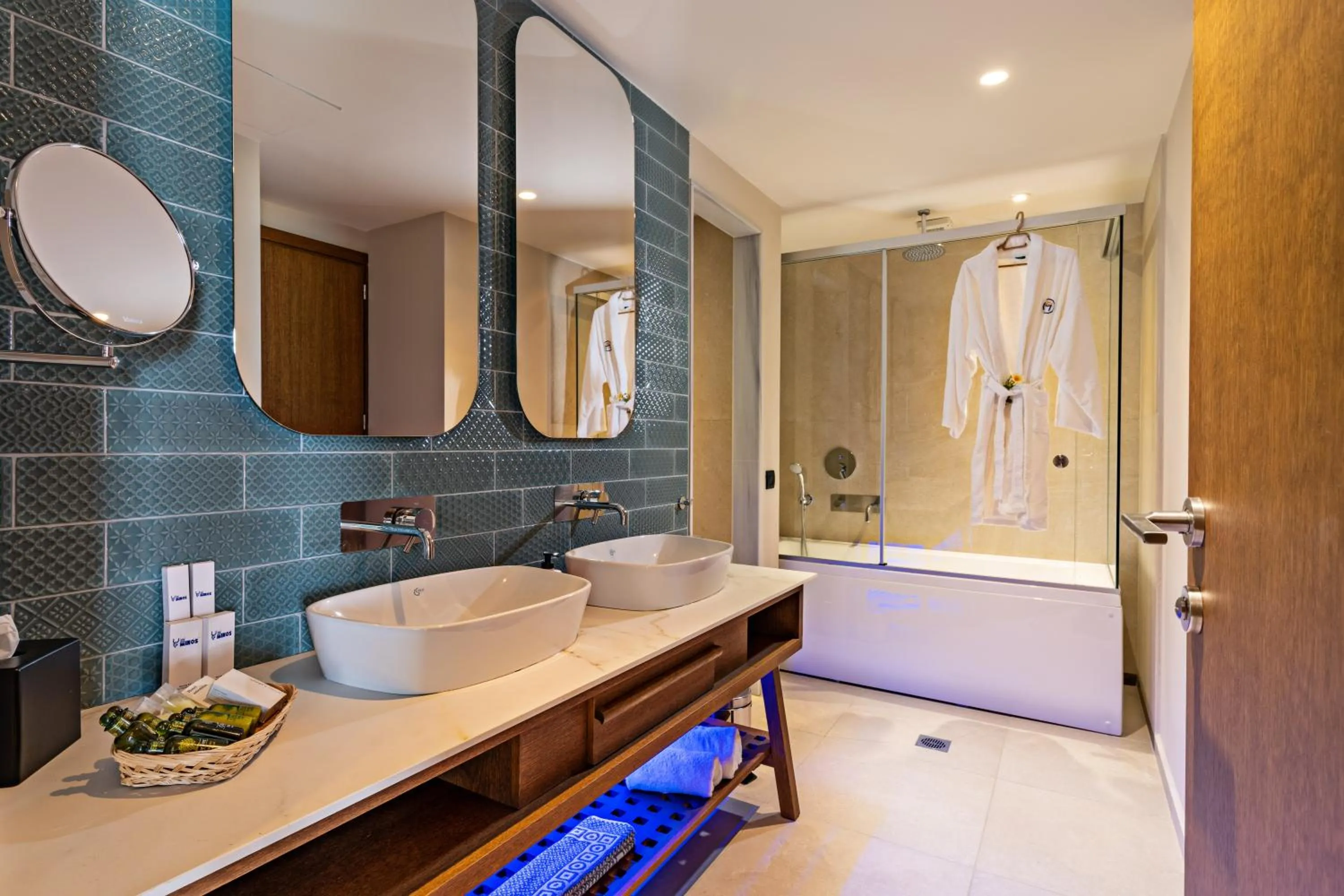 Bathroom in Minos Ambassador Suites & Spa - Adults only